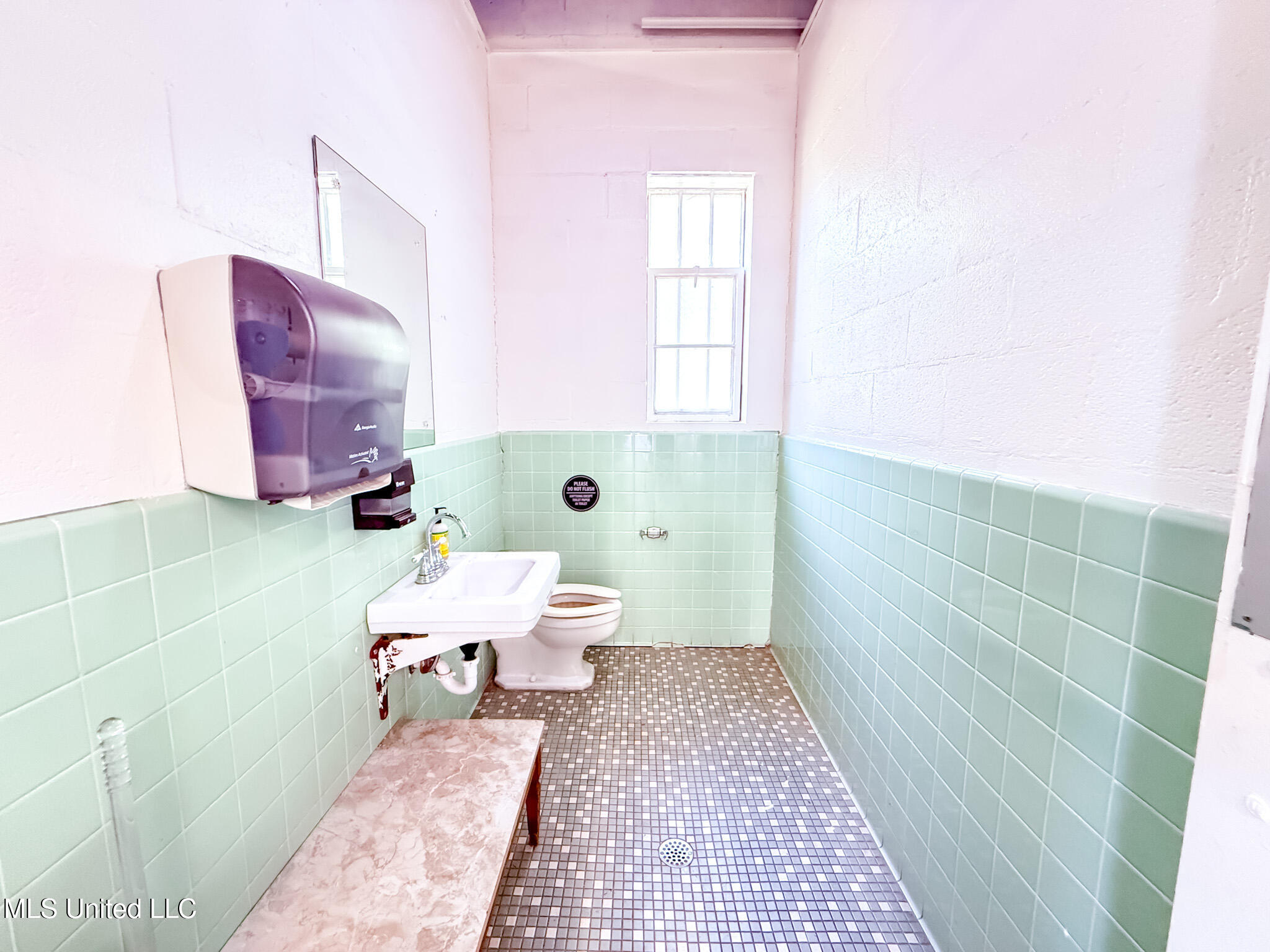 700 Chestnut Street Property Photo 11