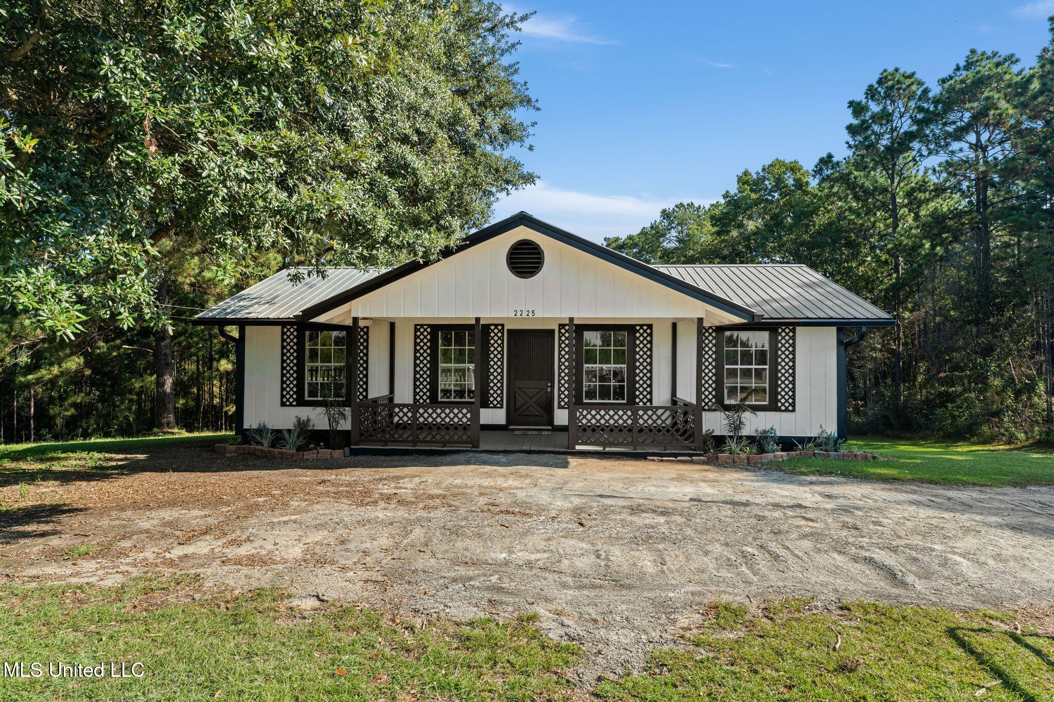 2225 Columbia Purvis Road Property Photo 10
