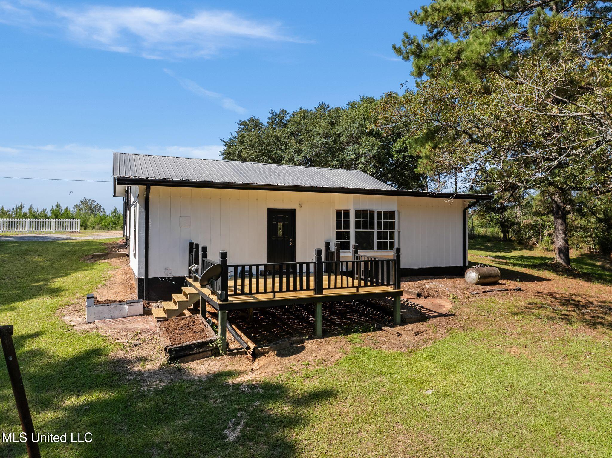 2225 Columbia Purvis Road Property Photo 32