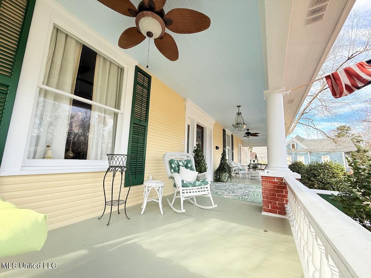 521 Holland Avenue Avenue Property Photo 5