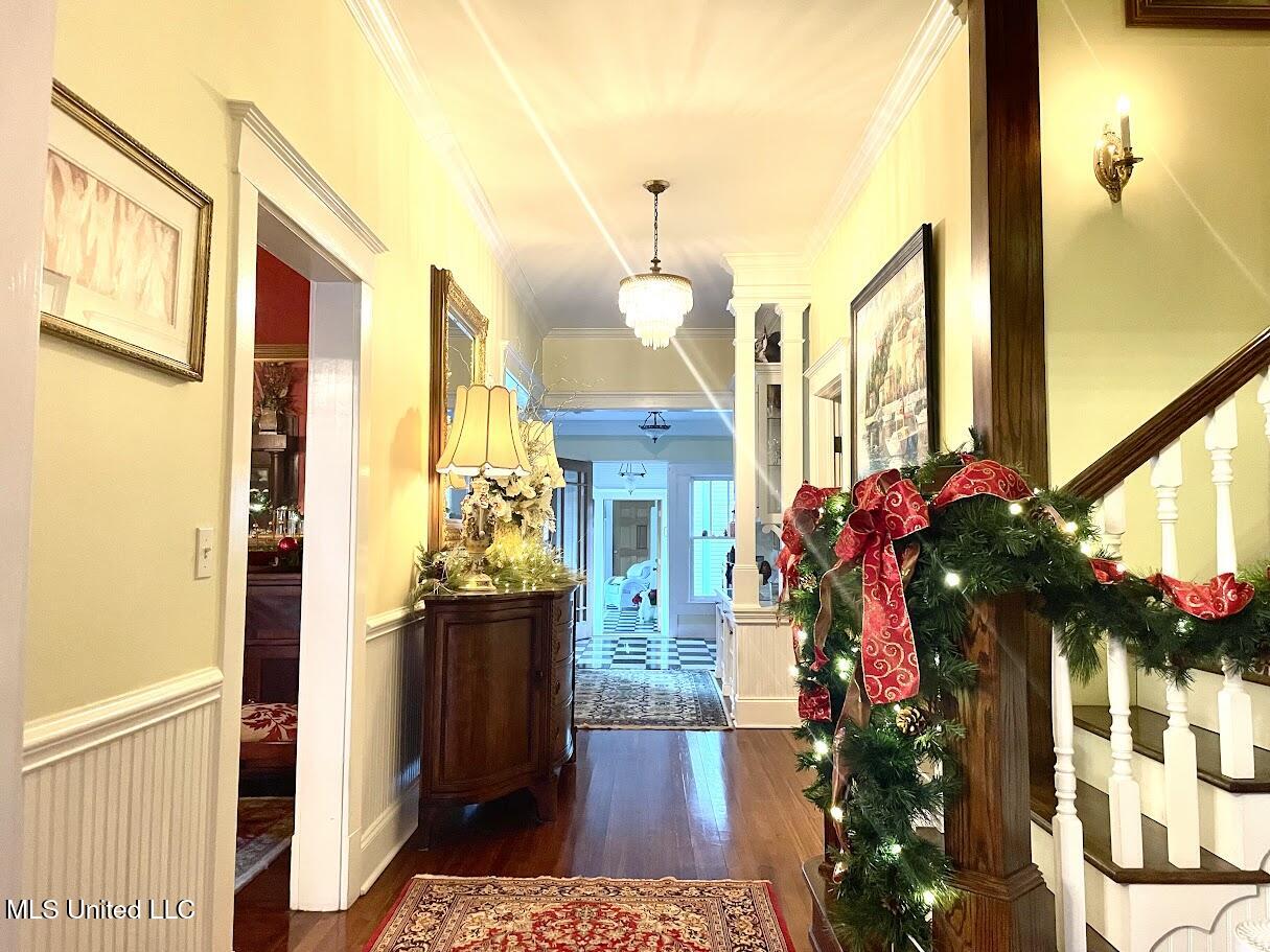 521 Holland Avenue Avenue Property Photo 7