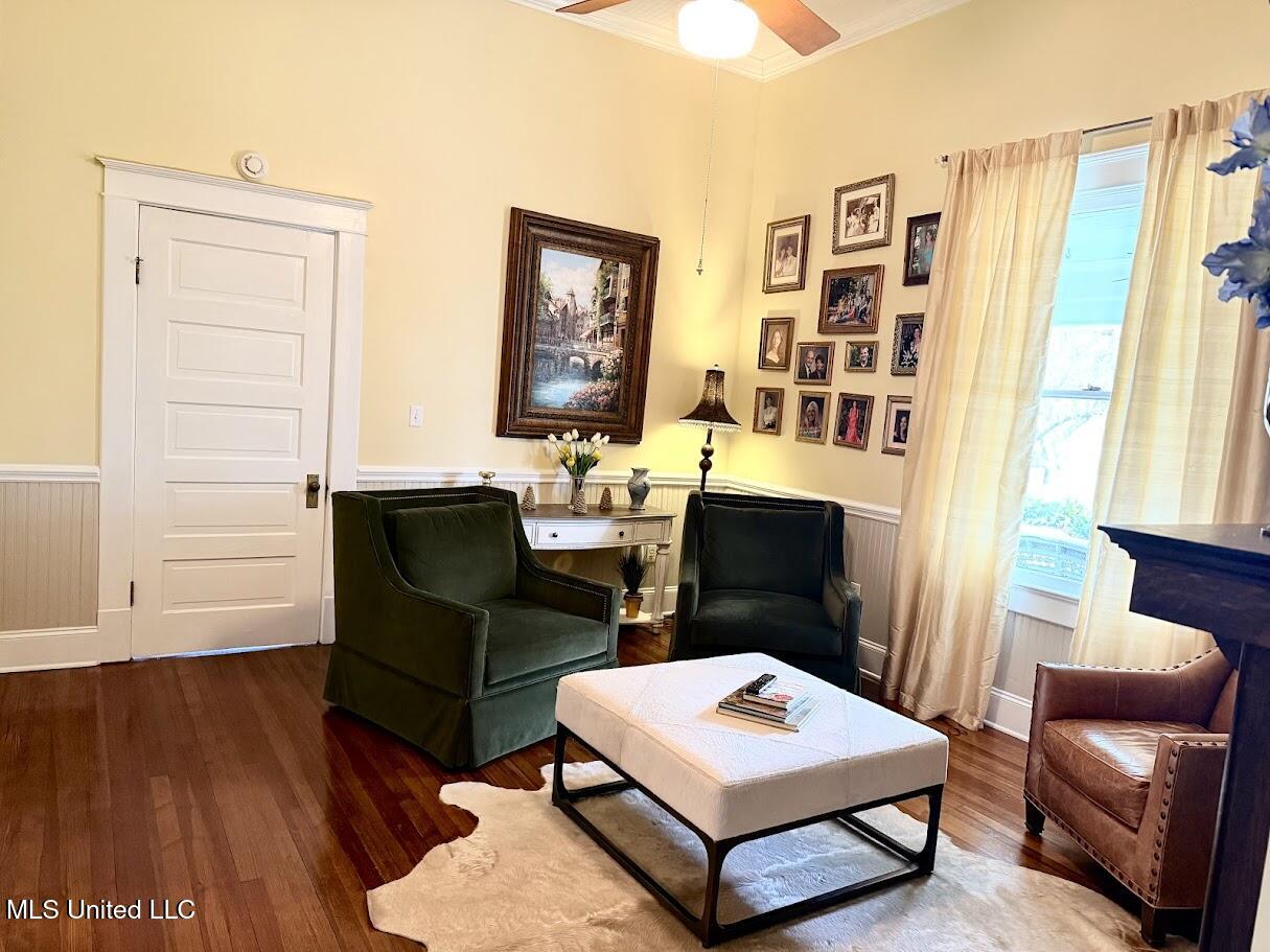 521 Holland Avenue Avenue Property Photo 10