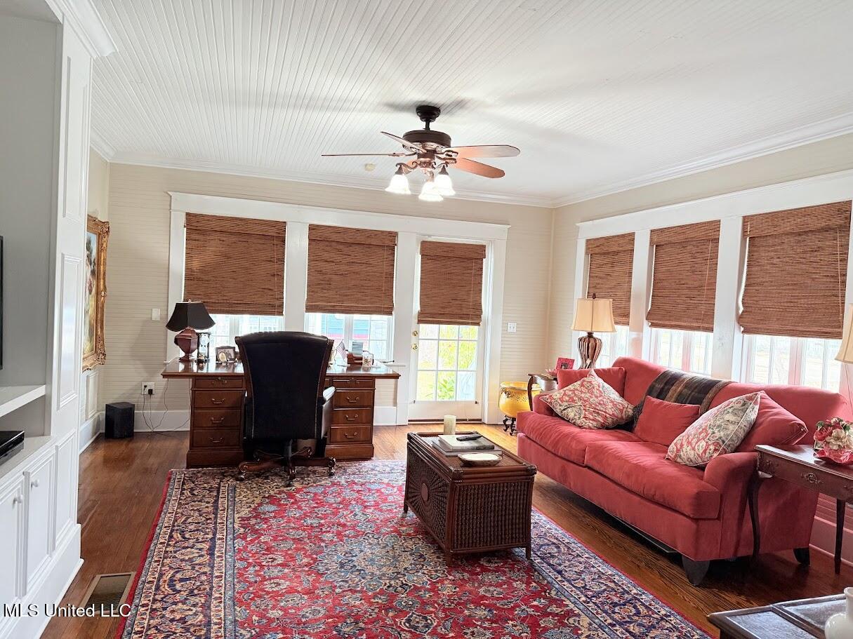 521 Holland Avenue Avenue Property Photo 14