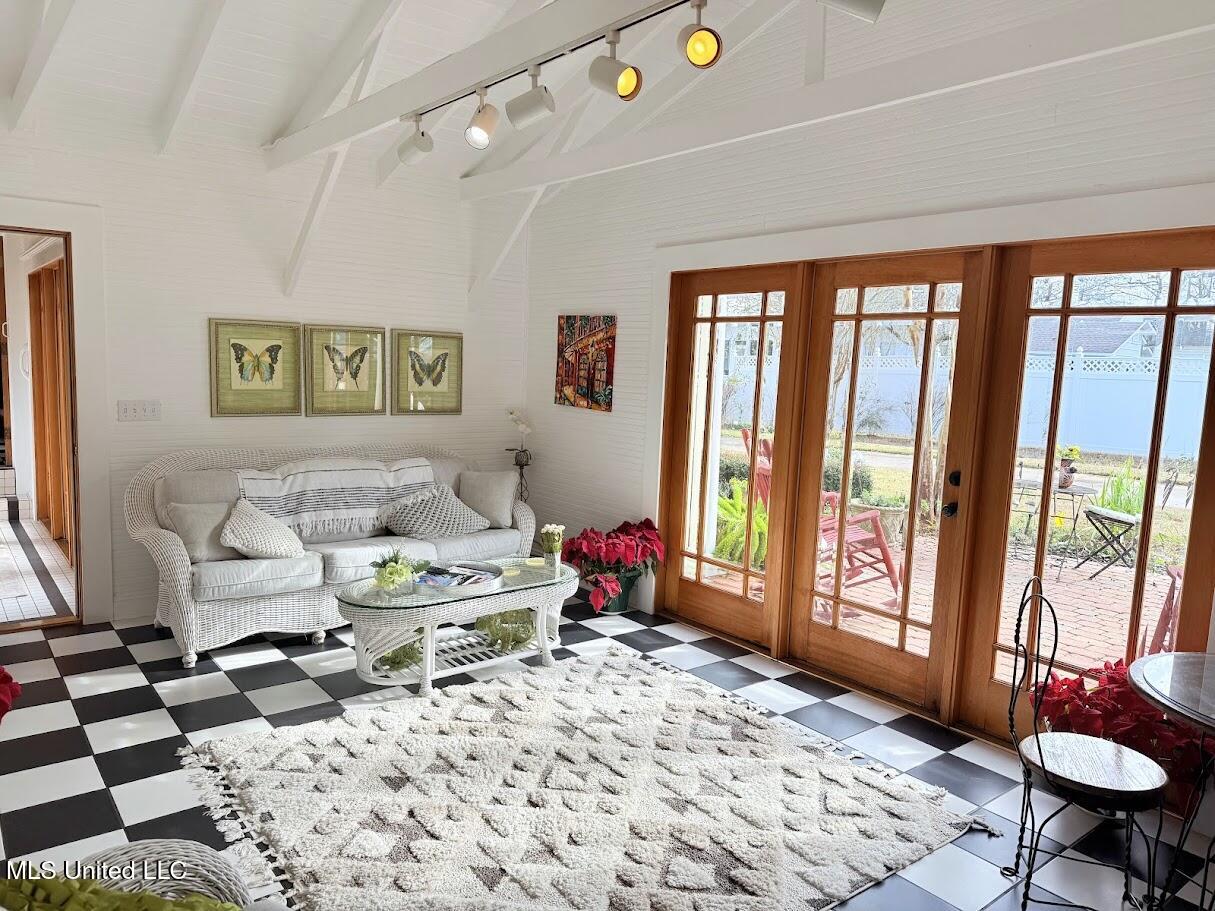 521 Holland Avenue Avenue Property Photo 28