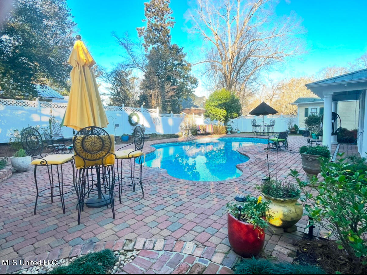 521 Holland Avenue Avenue Property Photo 33