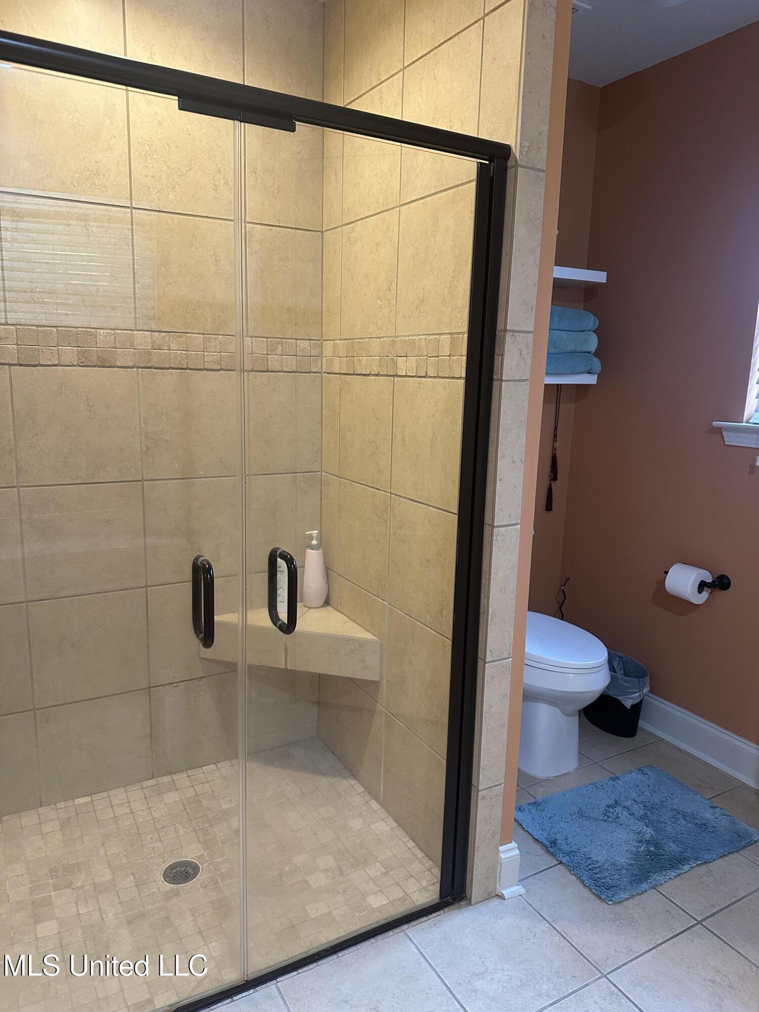 3302 Foxdale Loop Property Photo 12