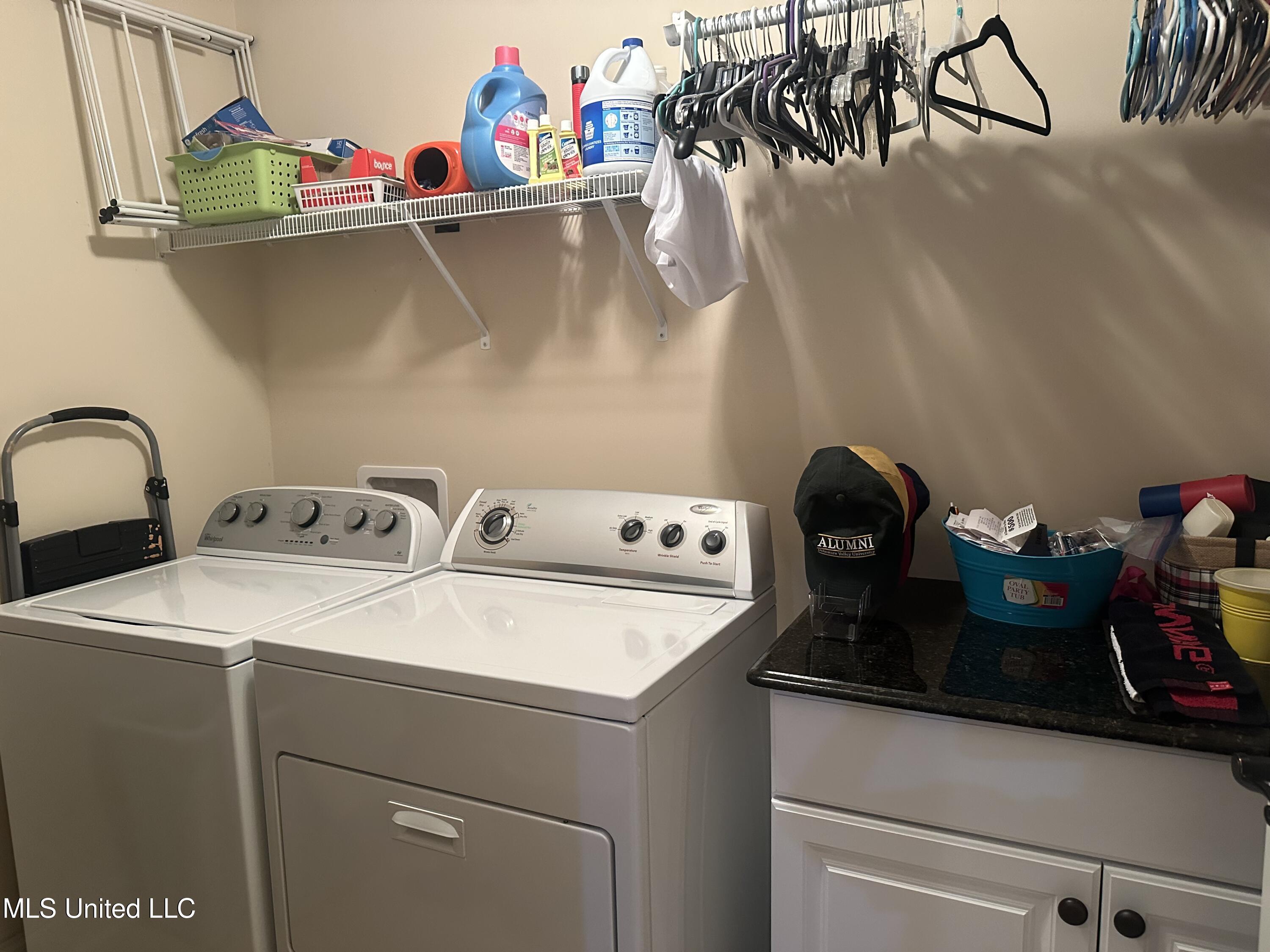 3302 Foxdale Loop Property Photo 15