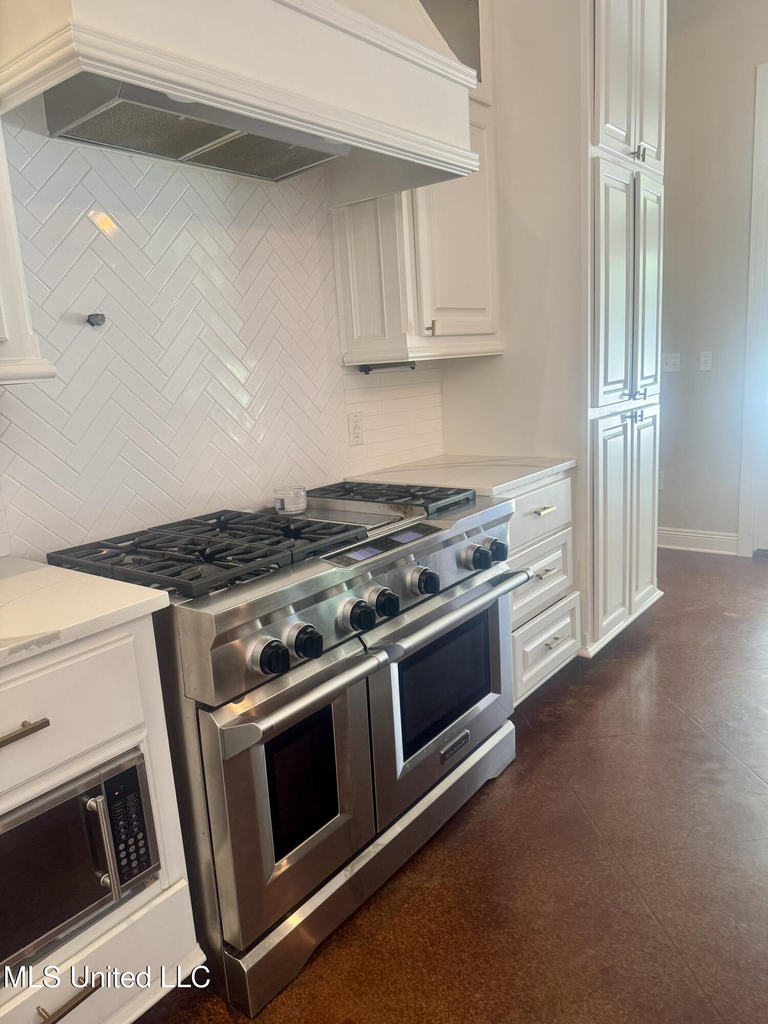 101 Cherrybark Lane Property Photo 9