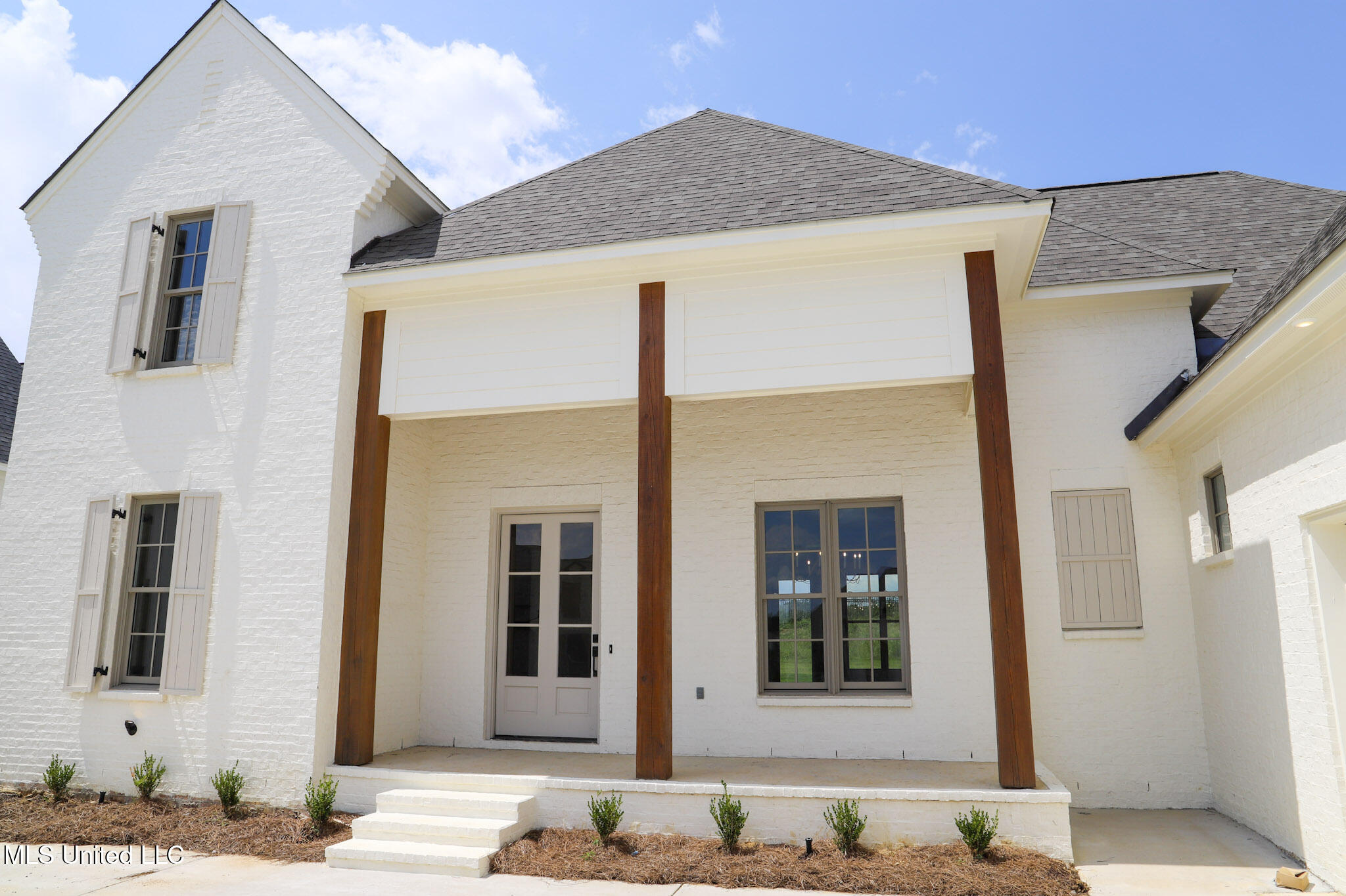 129 Genoa Drive Property Photo 2