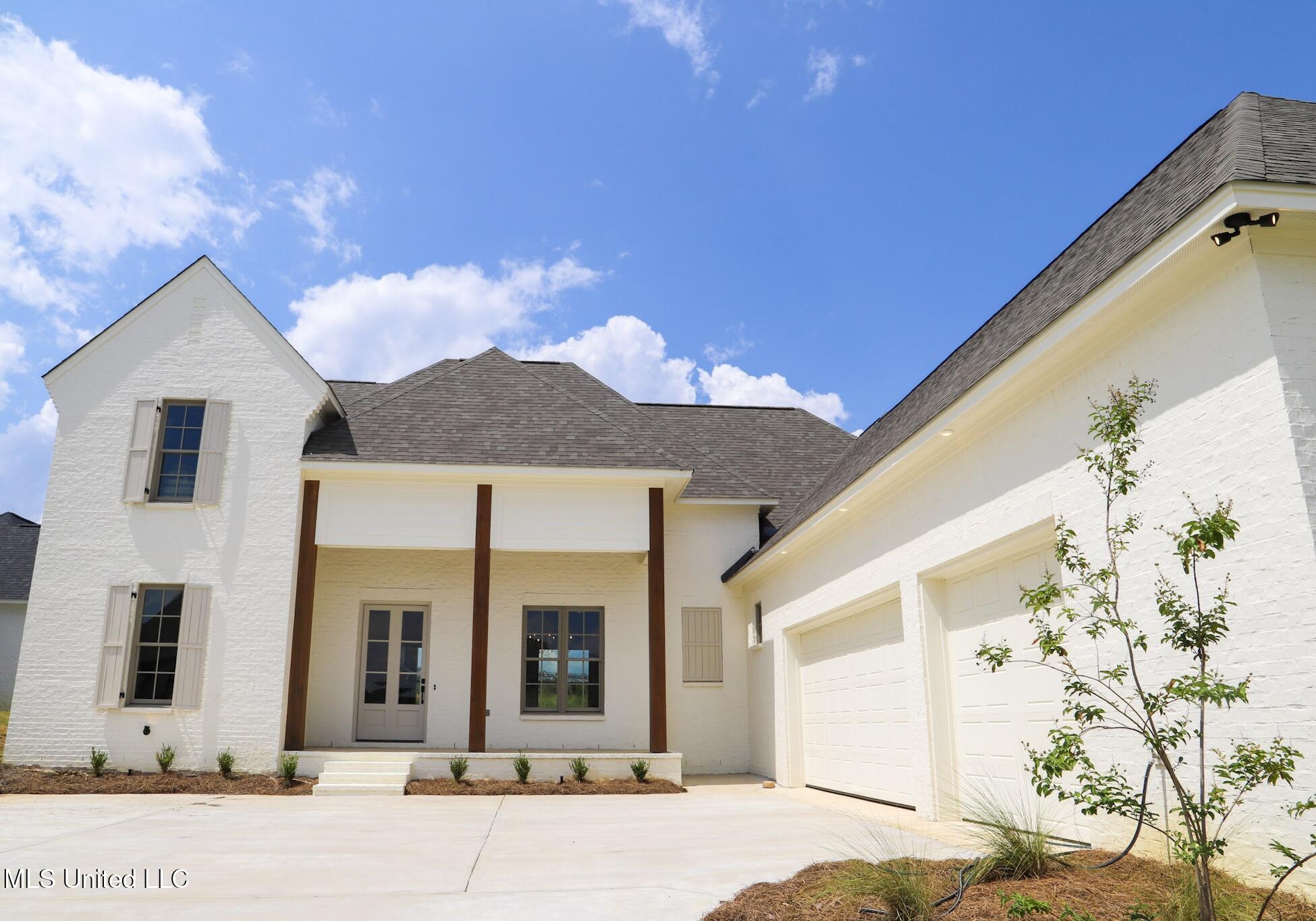 129 Genoa Drive Property Photo 3