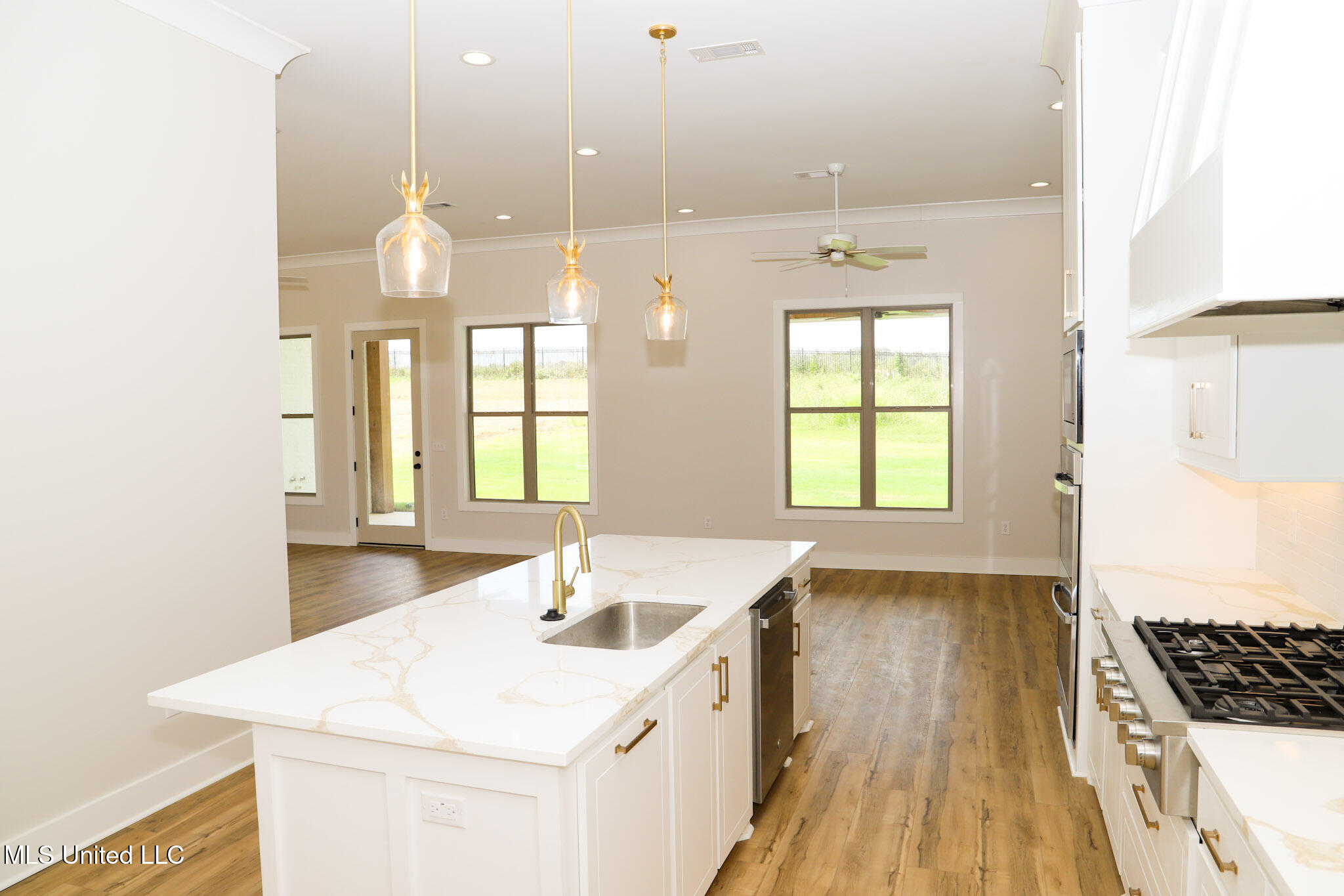 129 Genoa Drive Property Photo 7