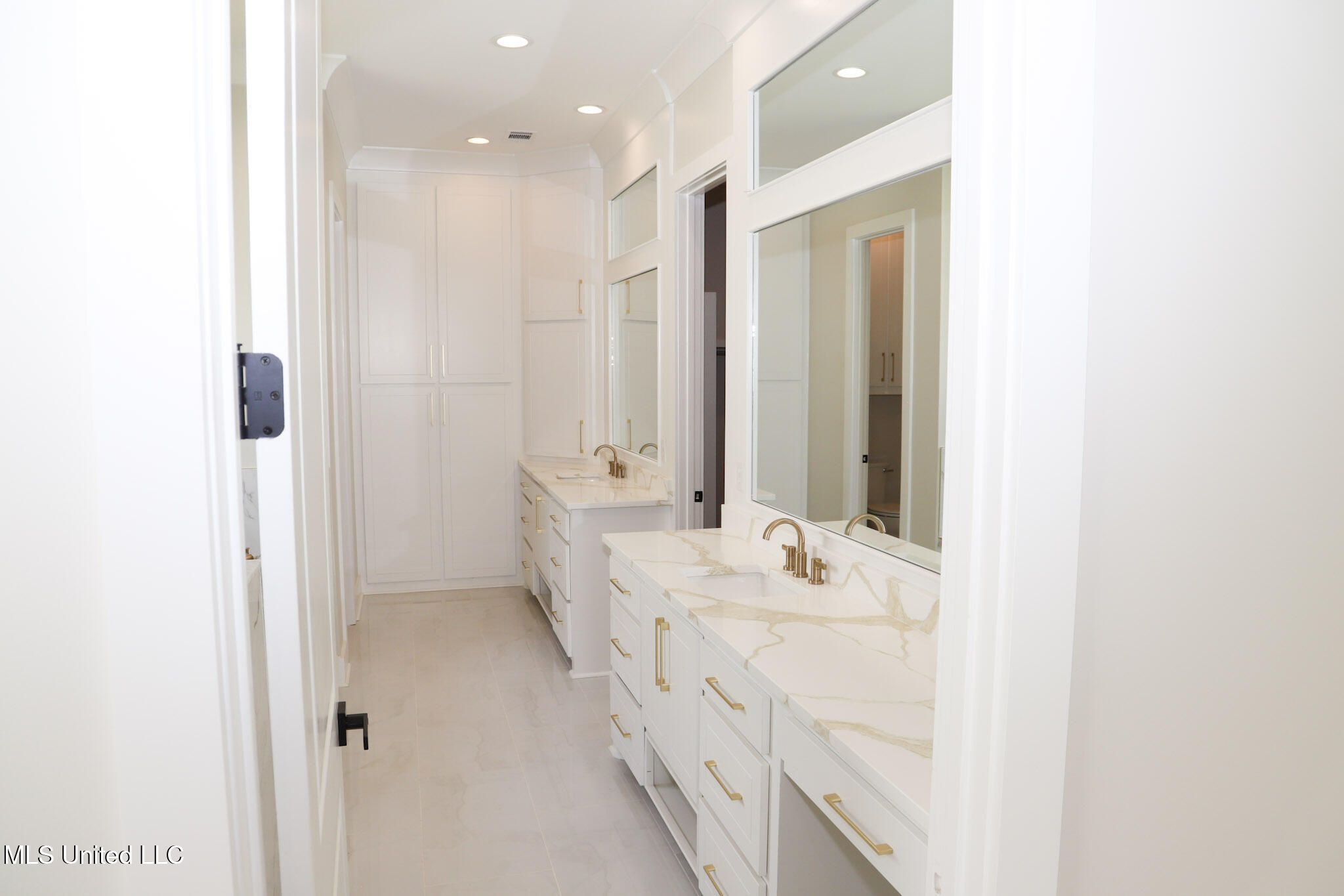 129 Genoa Drive Property Photo 14