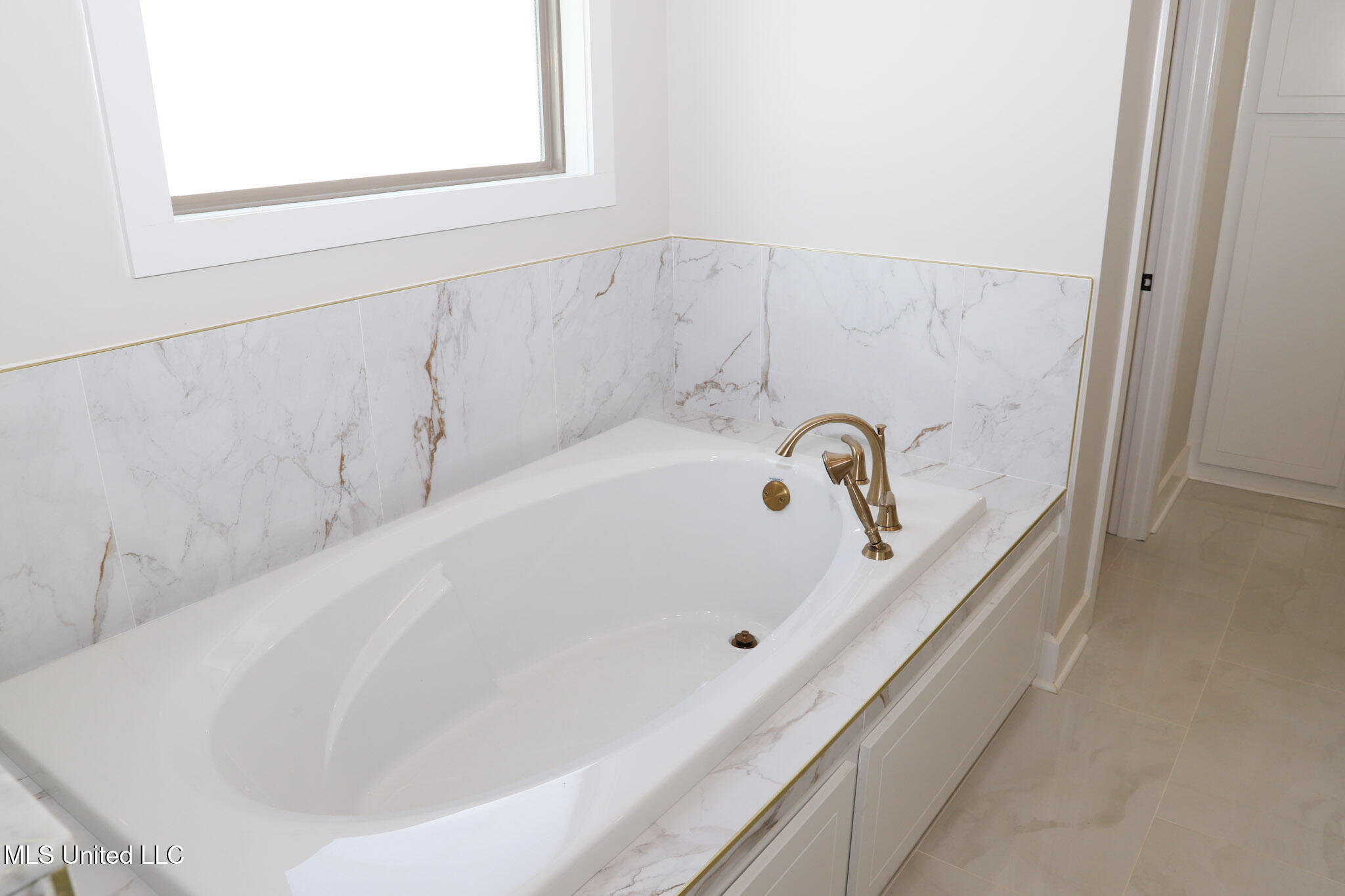 129 Genoa Drive Property Photo 15