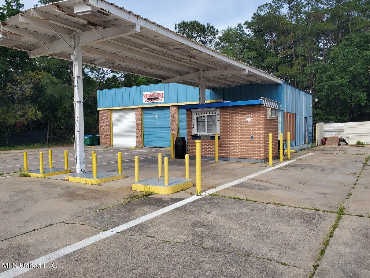 3000 Ladnier Road Property Photo 1