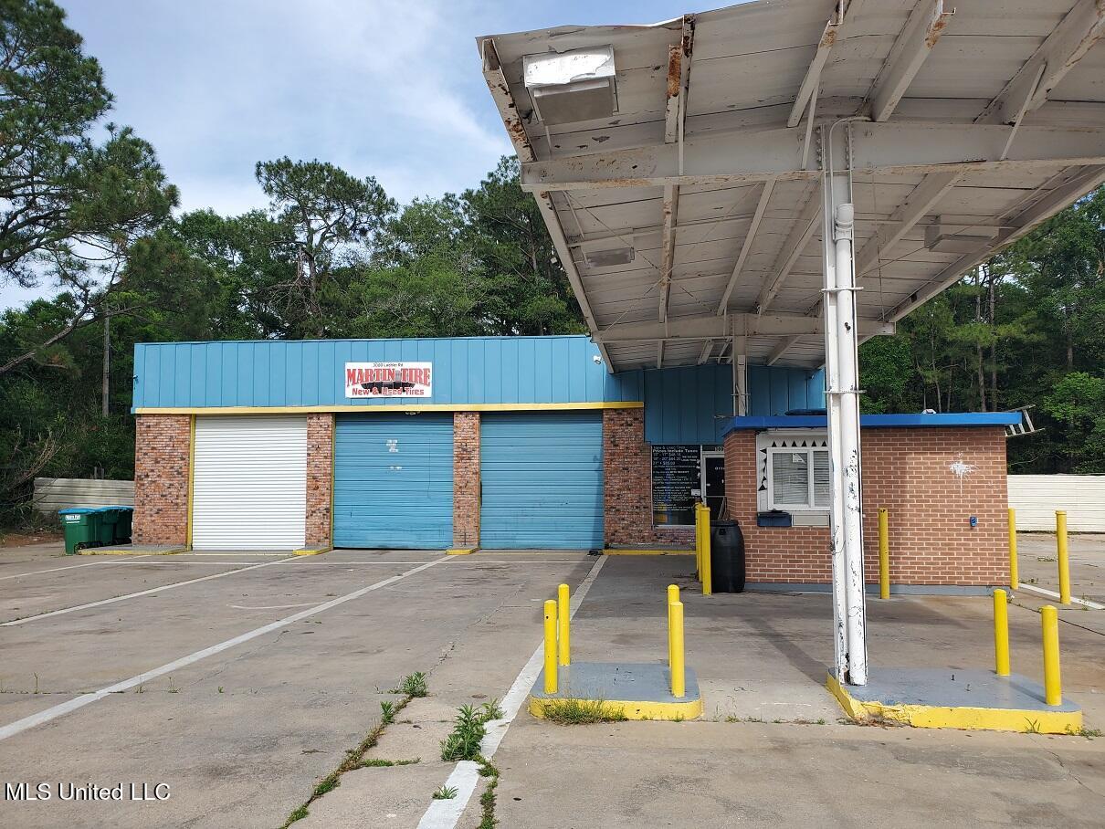 3000 Ladnier Road Property Photo 5