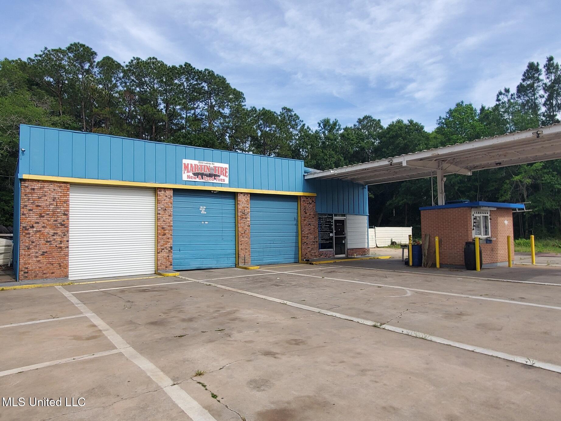 3000 Ladnier Road Property Photo 11