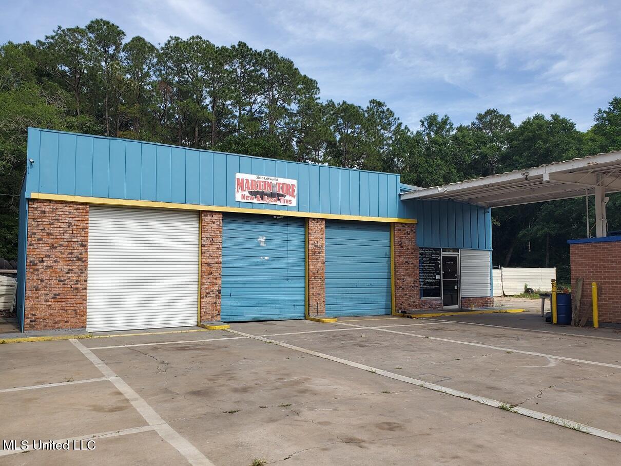 3000 Ladnier Road Property Photo 13