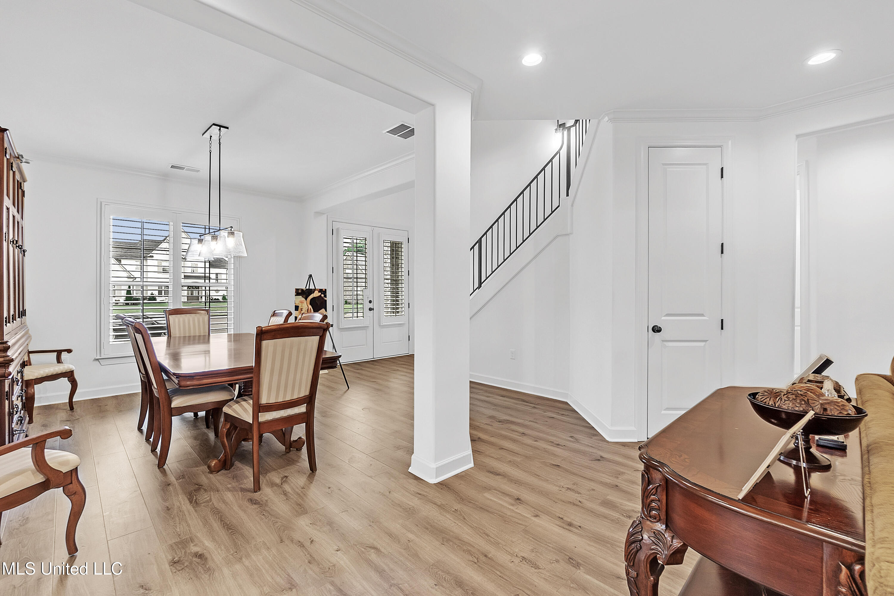 784 Arrow Cove Property Photo 5