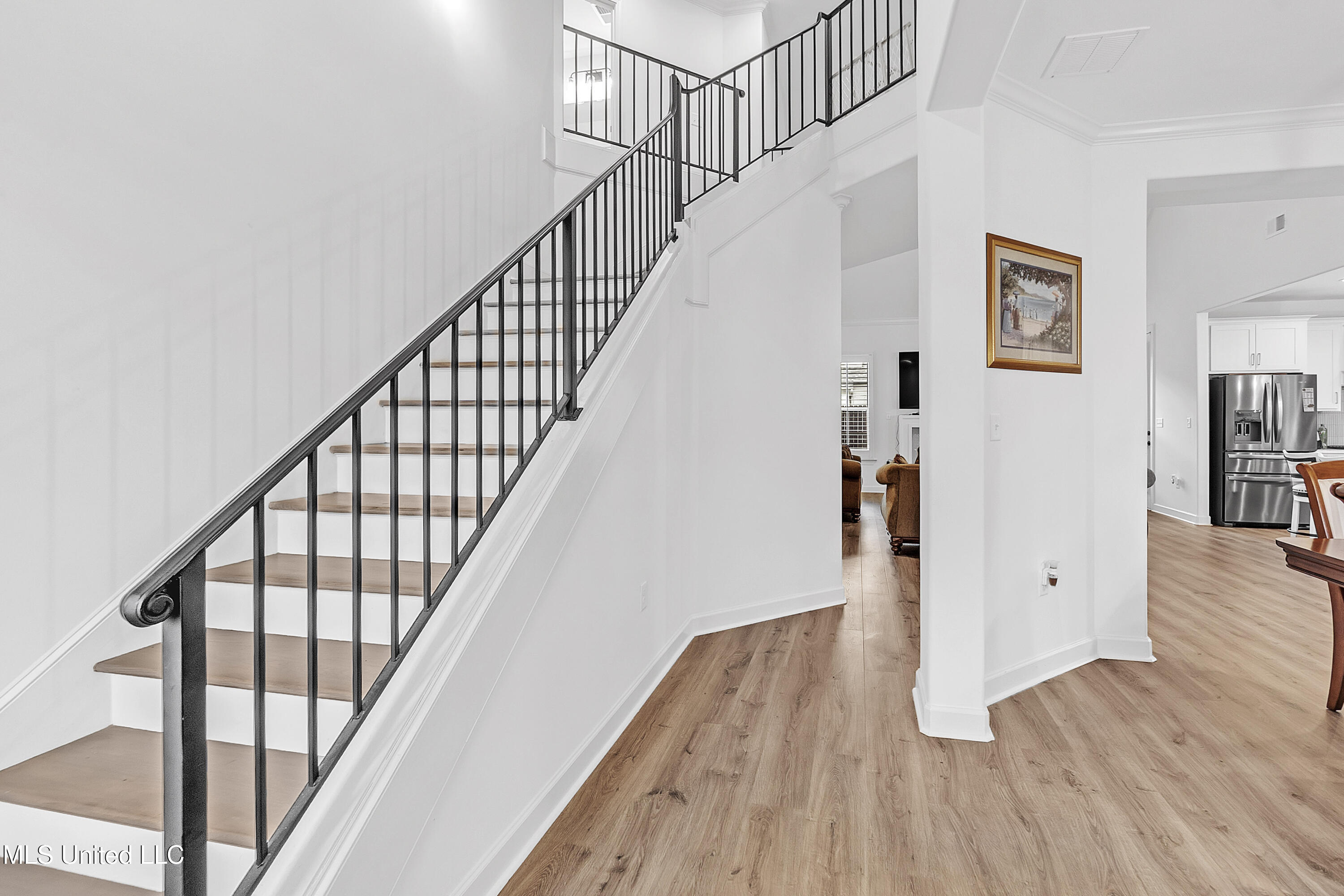 784 Arrow Cove Property Photo 6