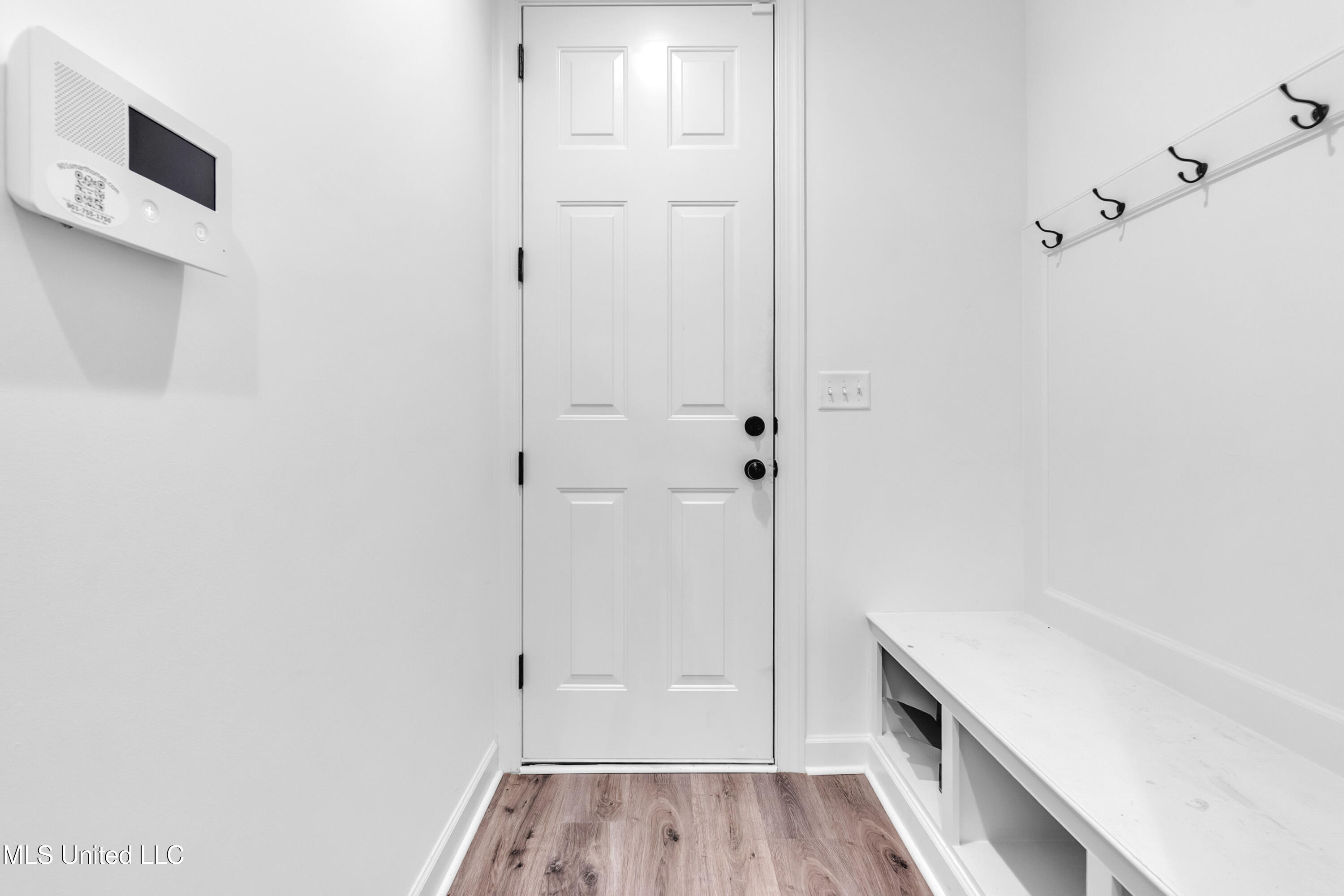 784 Arrow Cove Property Photo 21