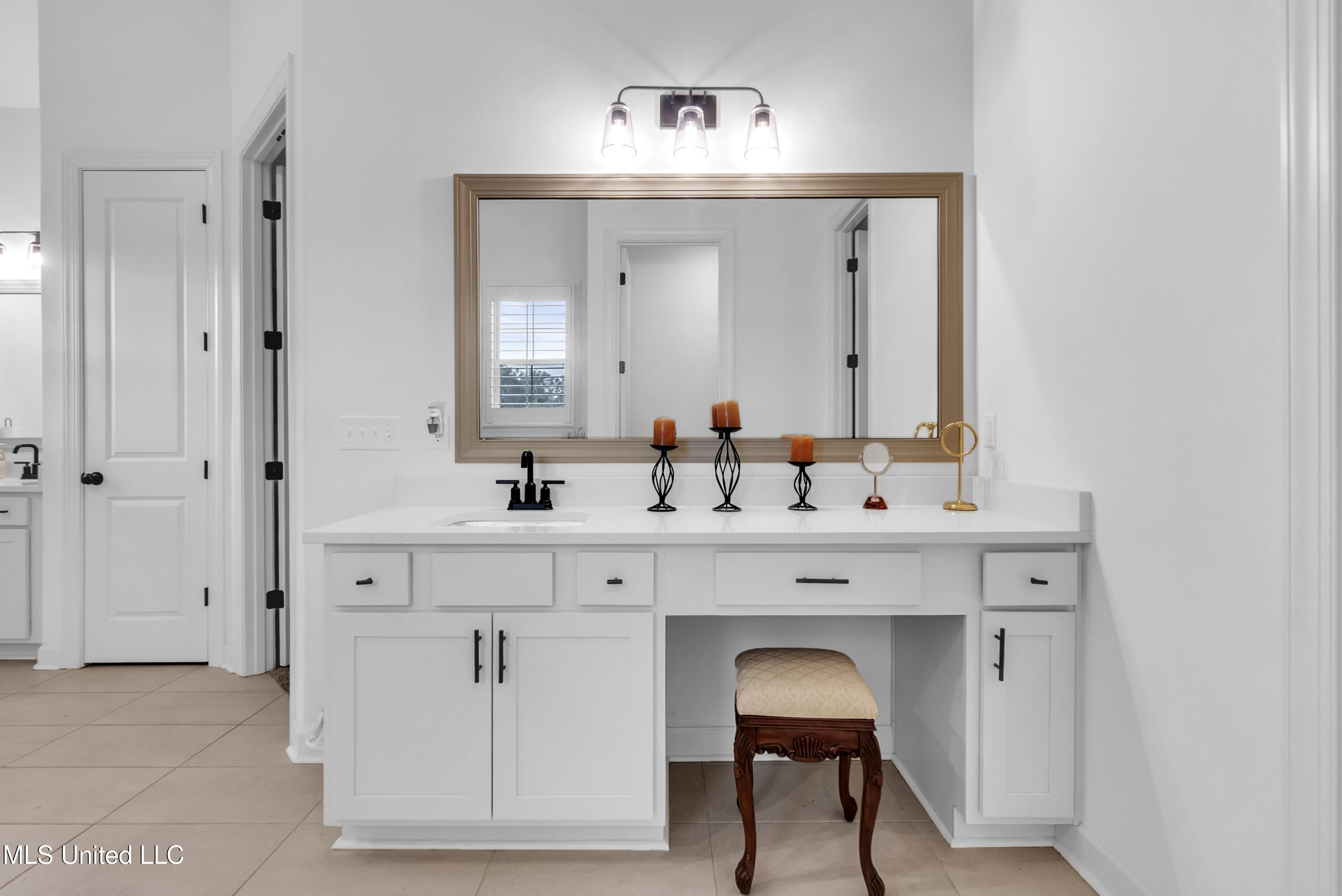 784 Arrow Cove Property Photo 29