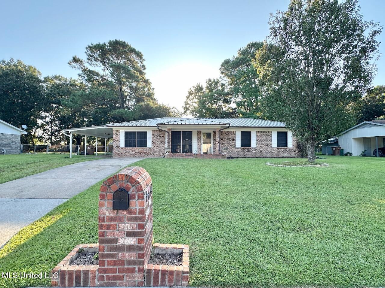 114 Evergreen Drive Property Photo 1