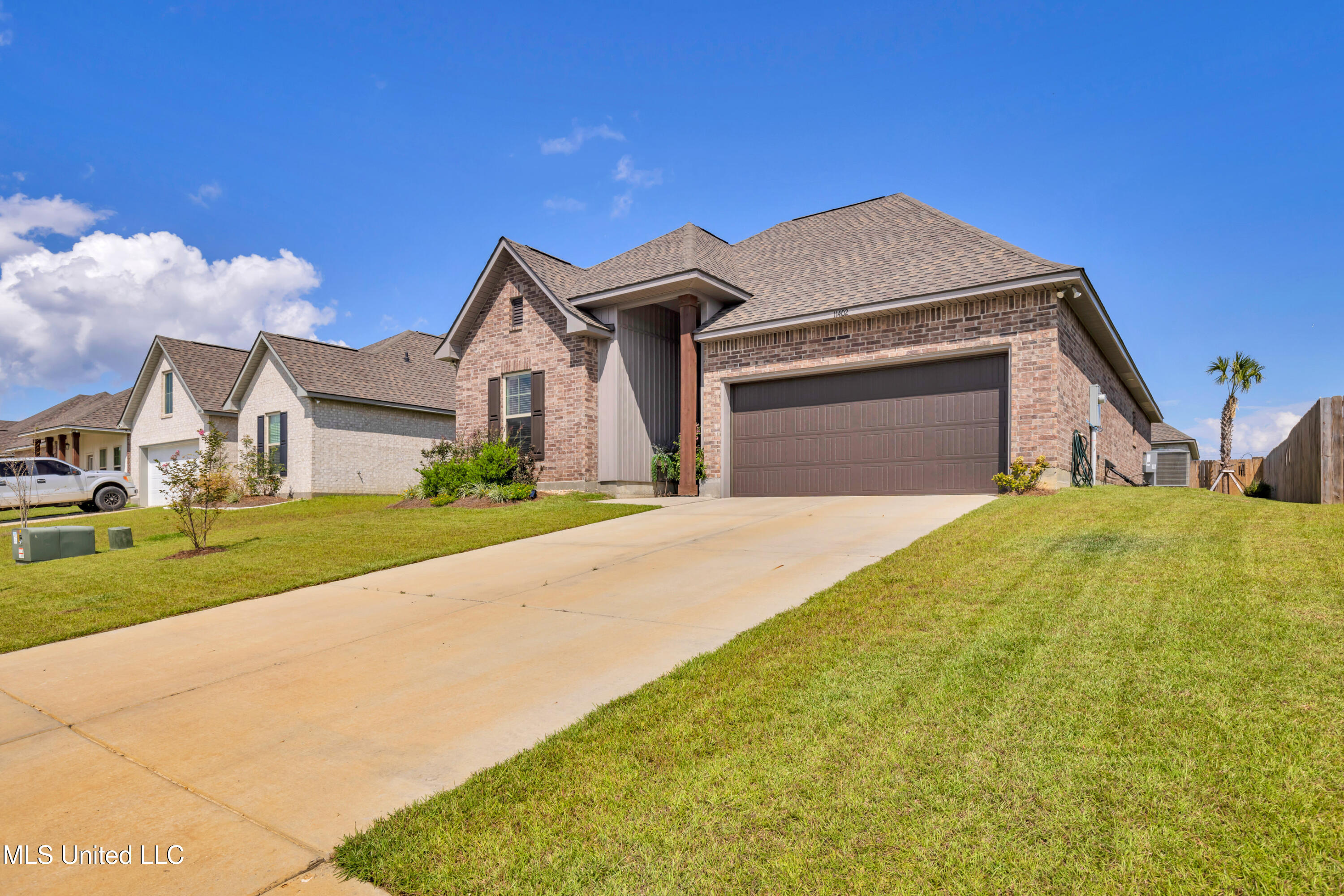 11402 Crystal Lake Drive Property Photo 3