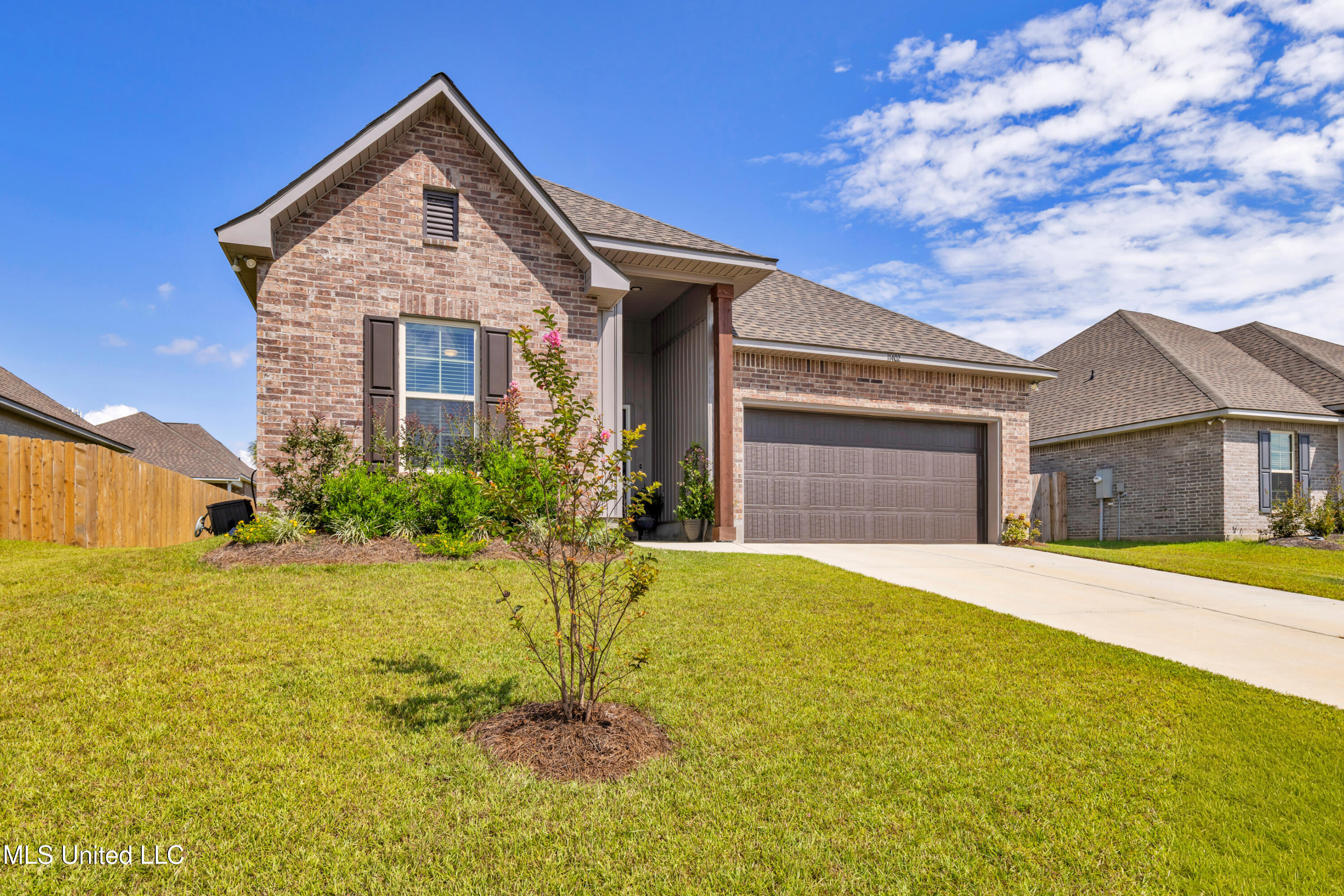 11402 Crystal Lake Drive Property Photo 4