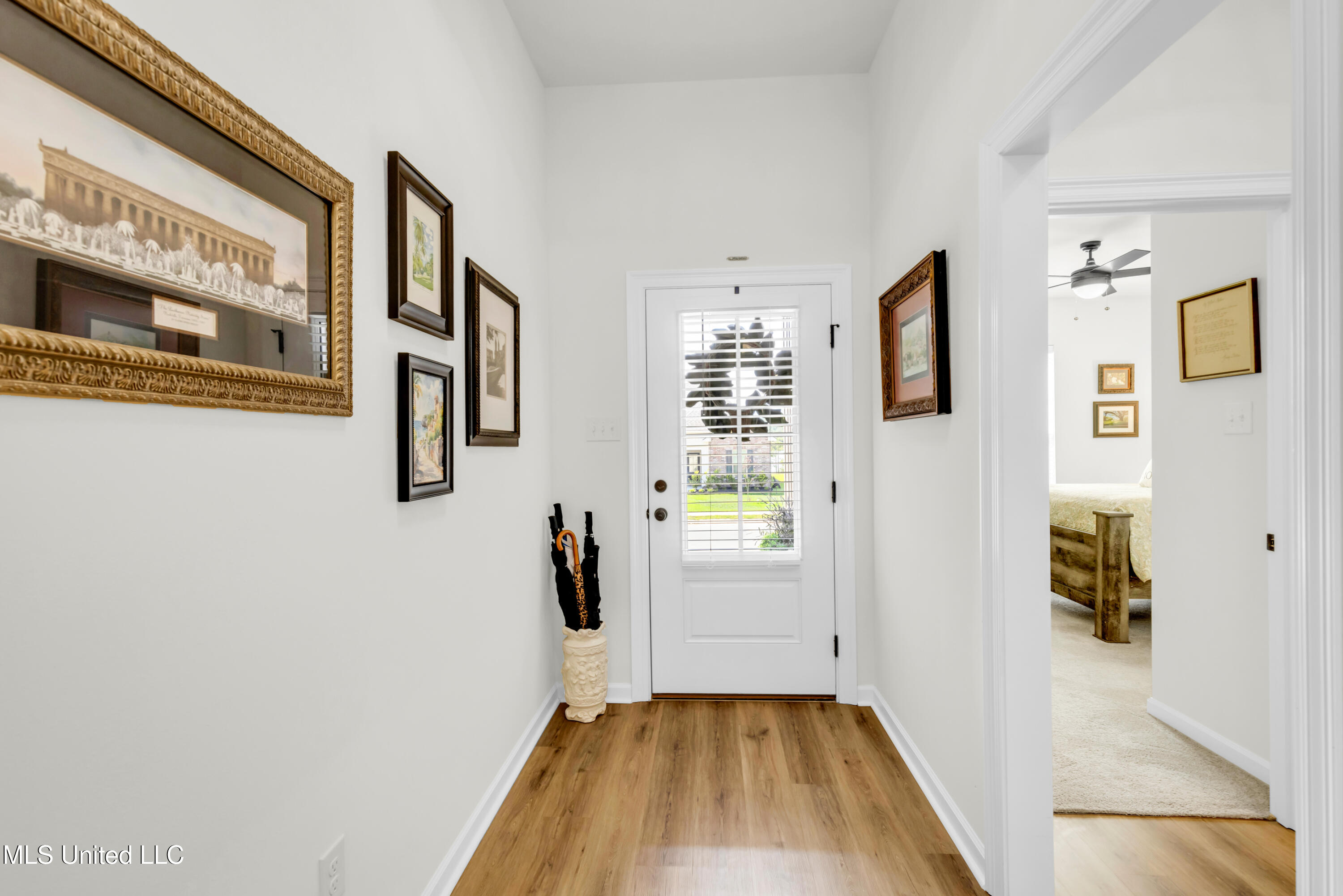 11402 Crystal Lake Drive Property Photo 6