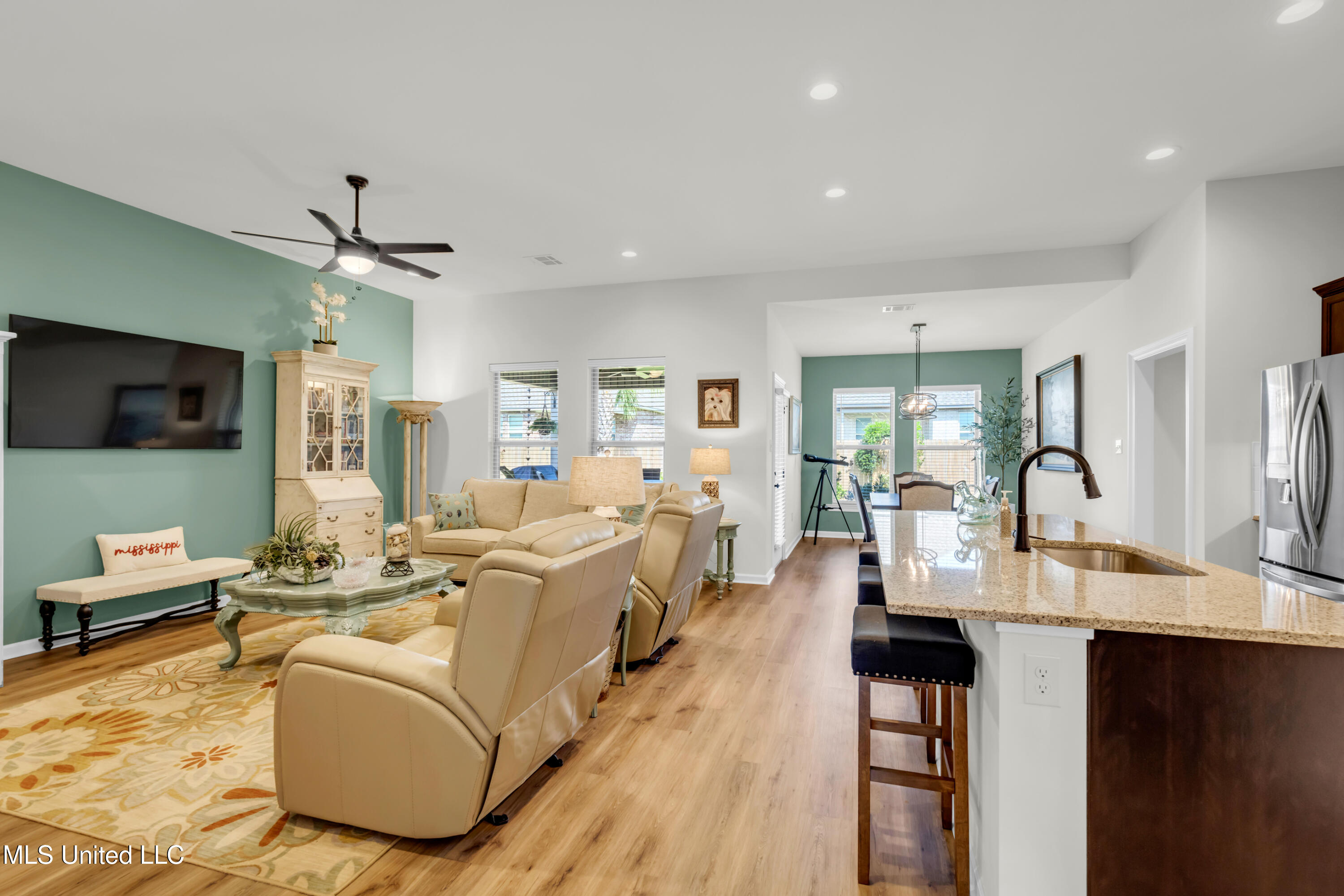 11402 Crystal Lake Drive Property Photo 8