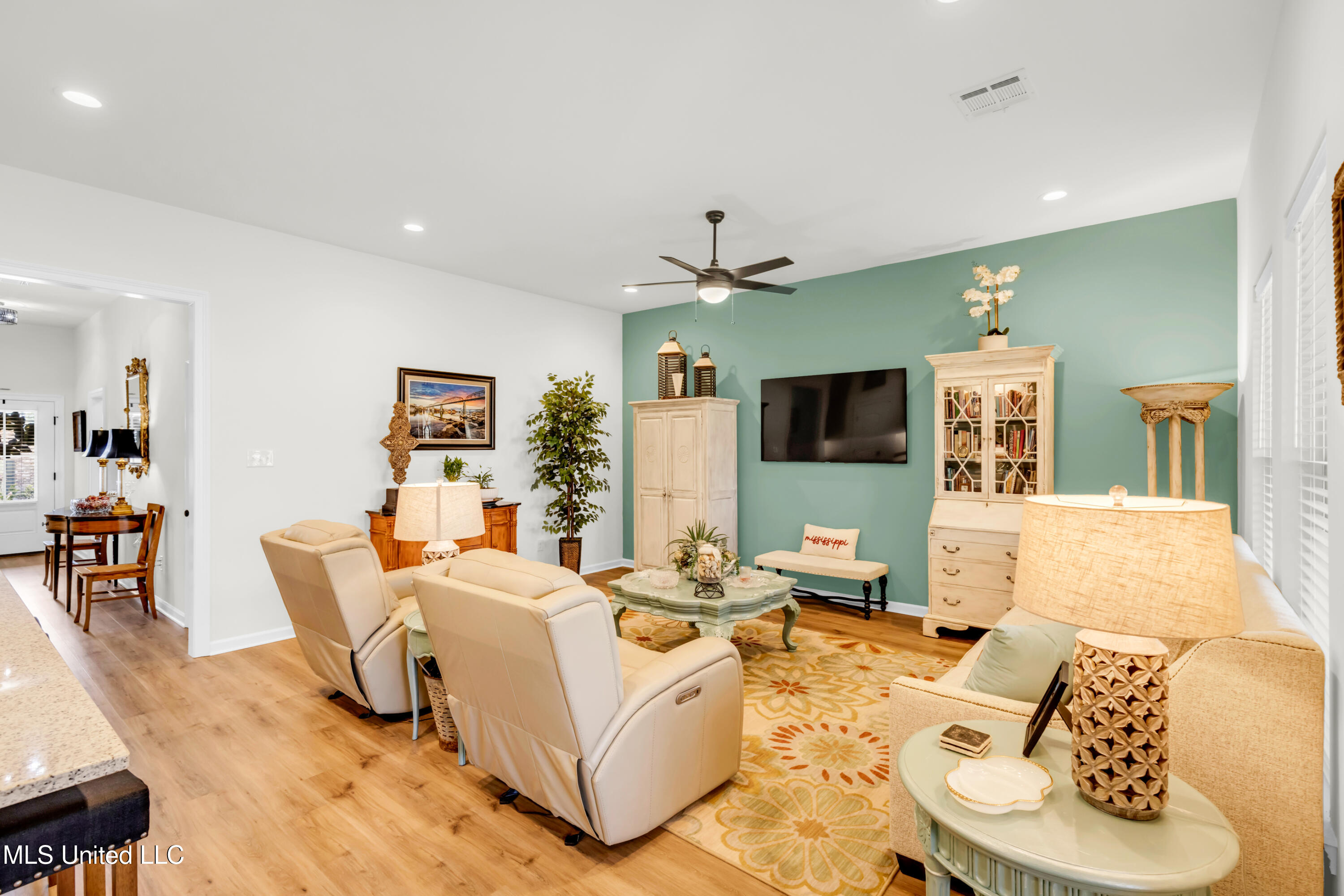 11402 Crystal Lake Drive Property Photo 12