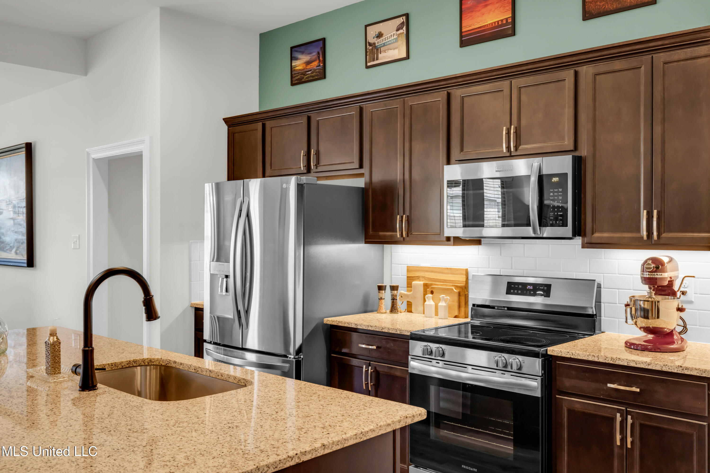 11402 Crystal Lake Drive Property Photo 15