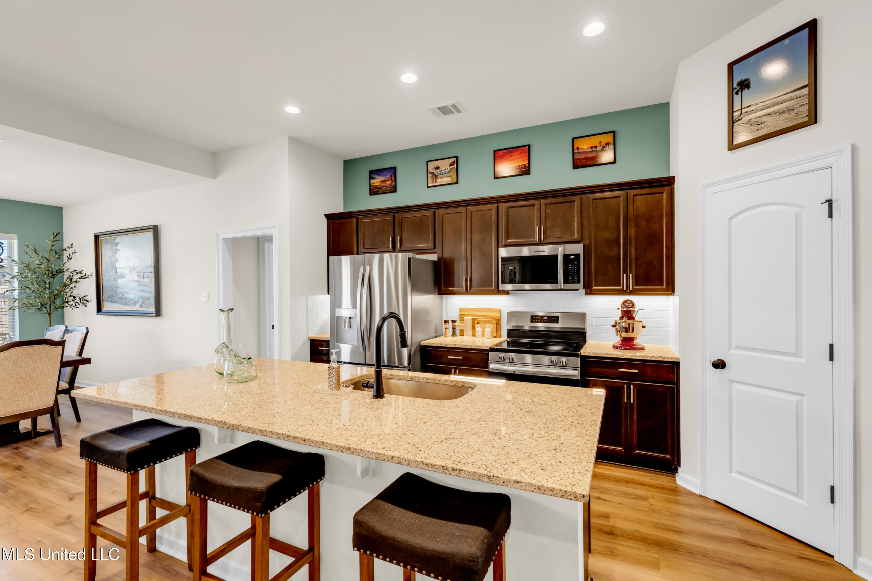 11402 Crystal Lake Drive Property Photo 16