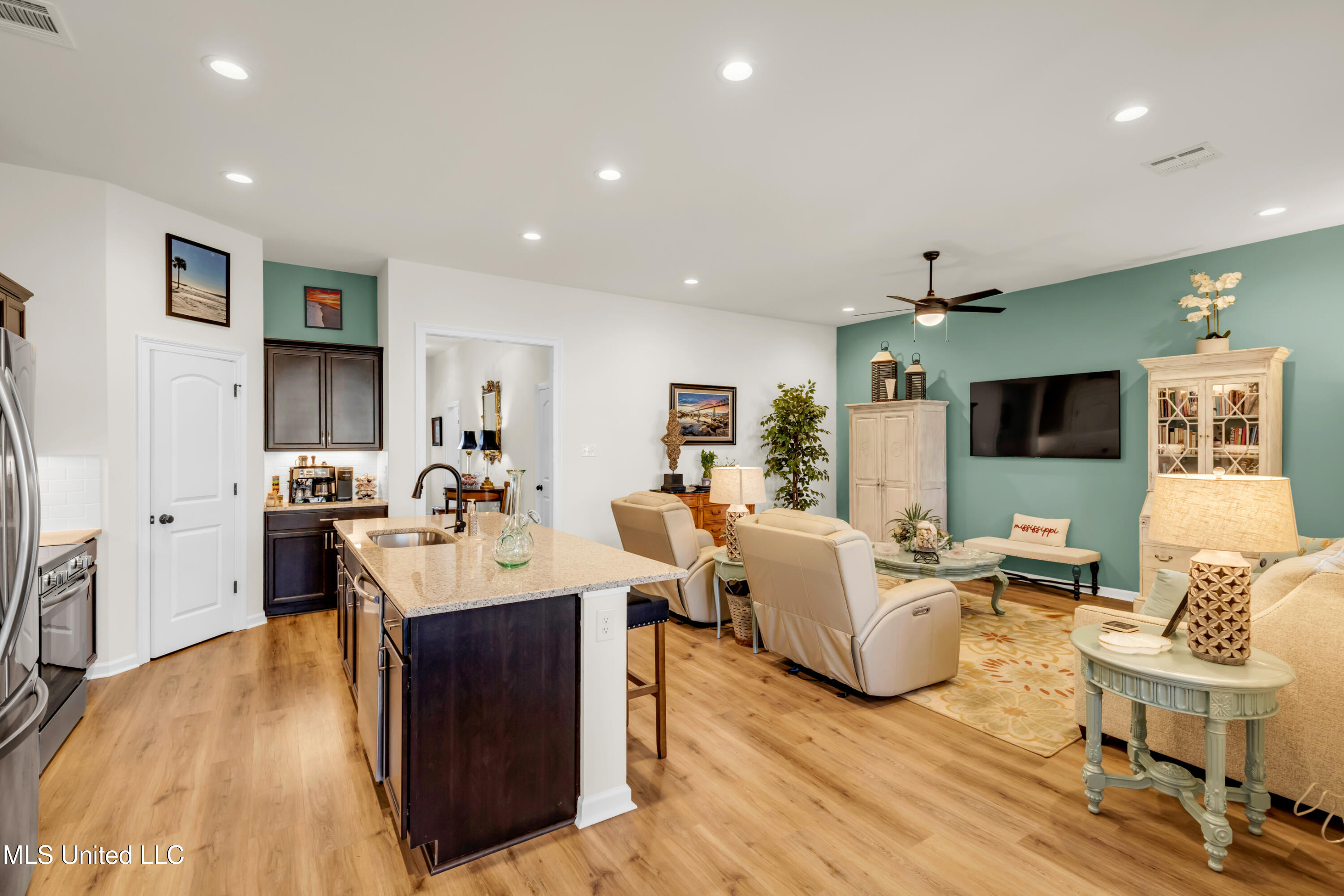 11402 Crystal Lake Drive Property Photo 17