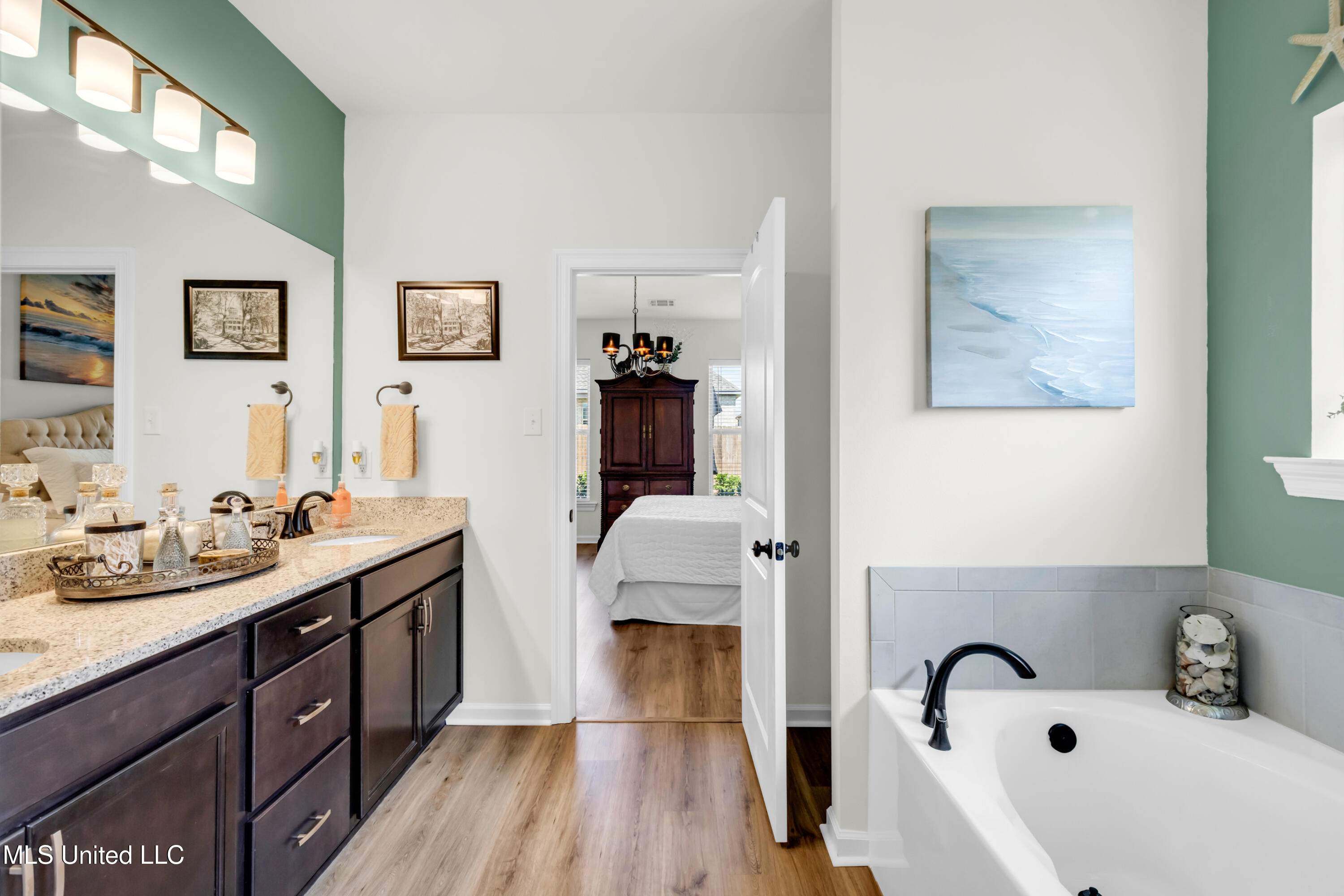 11402 Crystal Lake Drive Property Photo 25