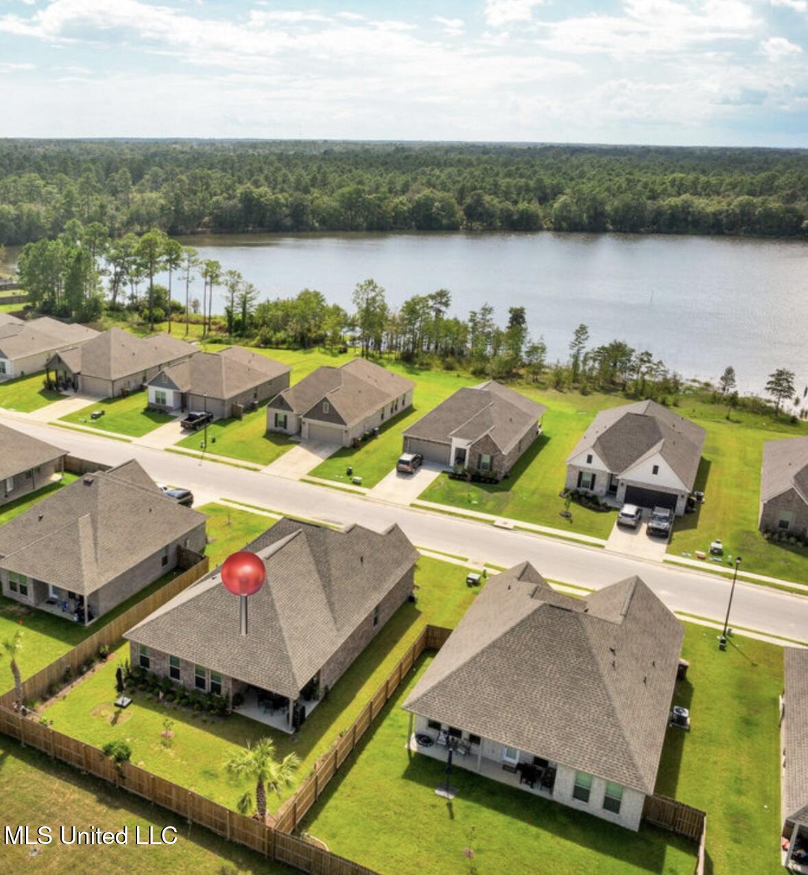 11402 Crystal Lake Drive Property Photo 36