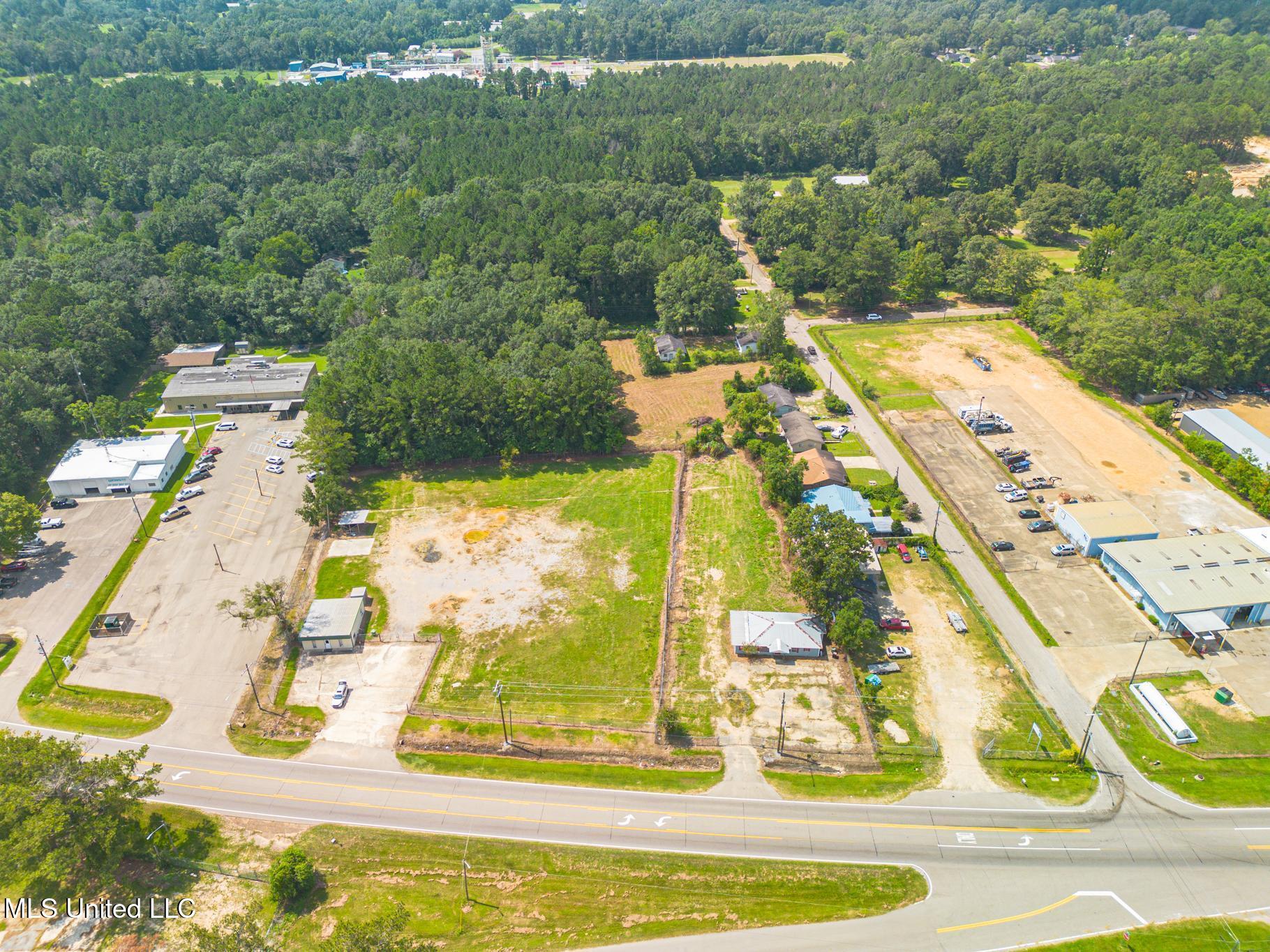 5205 Old Hwy 42 Property Photo 3