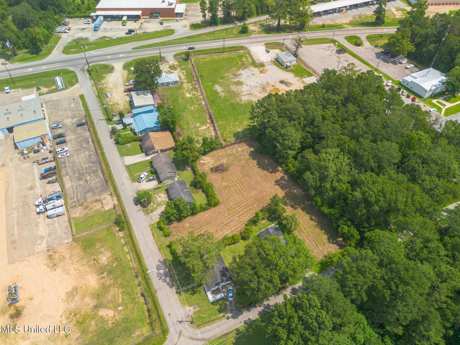 5205 Old Hwy 42 Property Photo 6