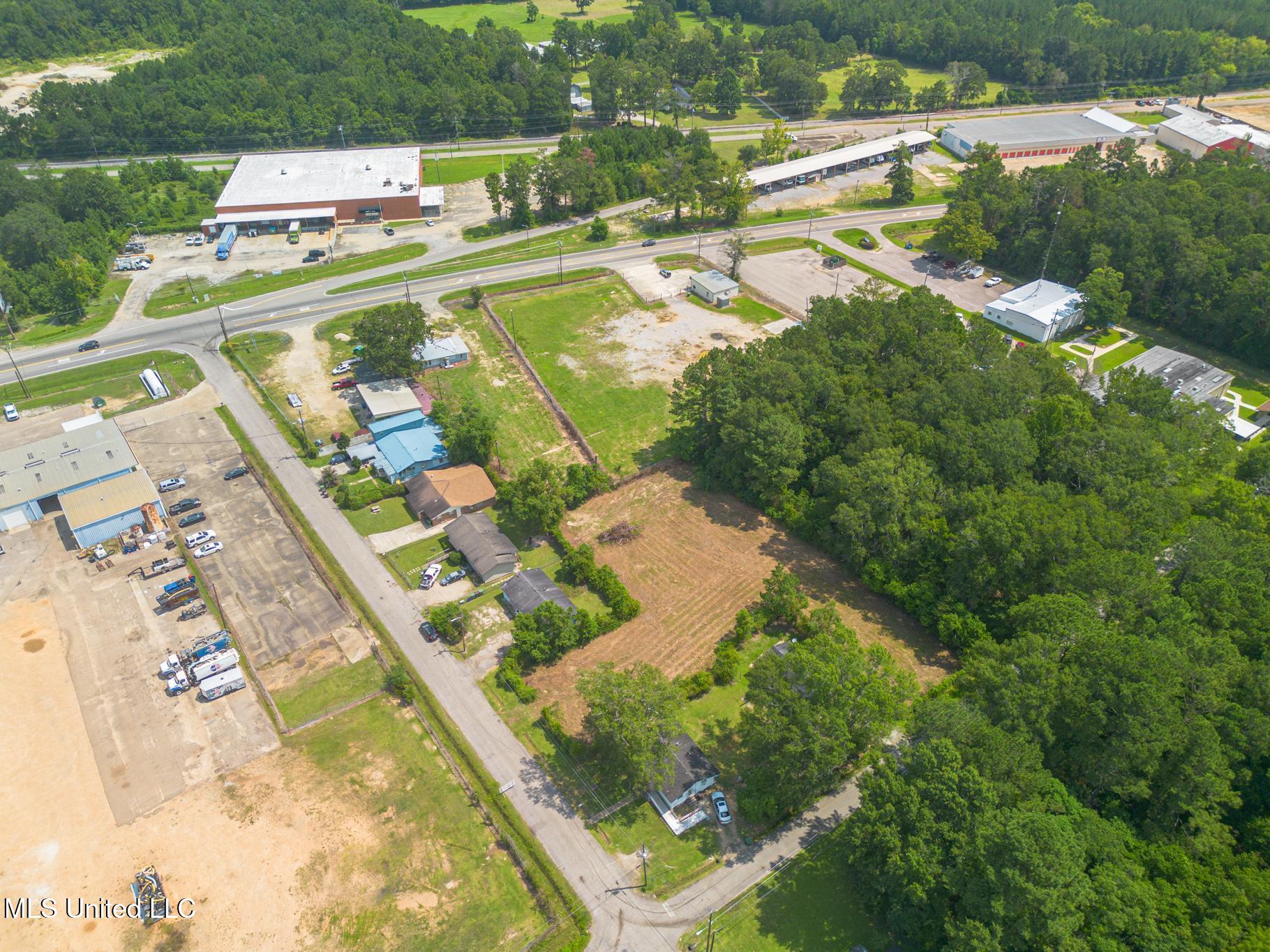 5205 Old Hwy 42 Property Photo 7