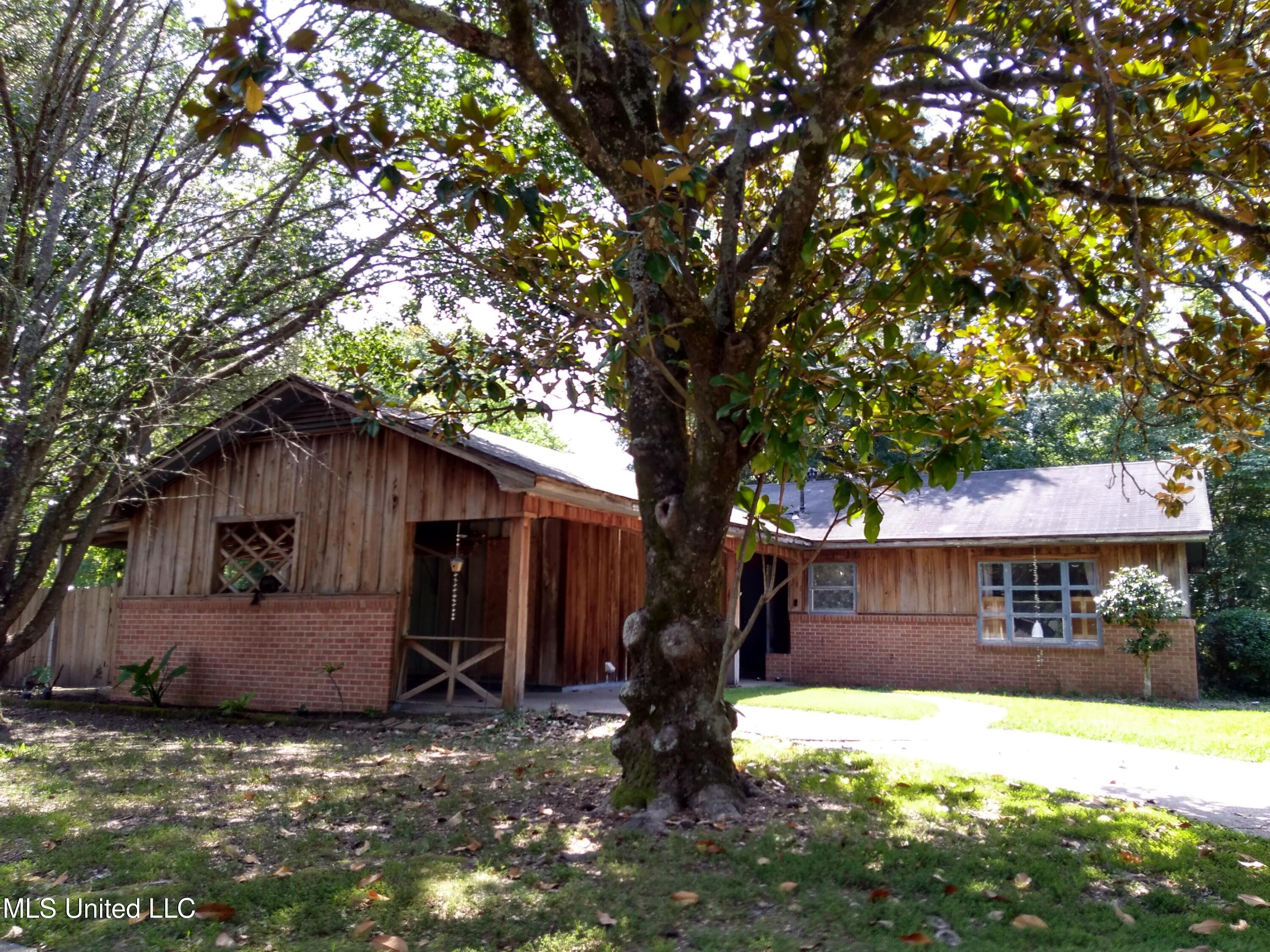 130 Lee Circle Property Photo 5