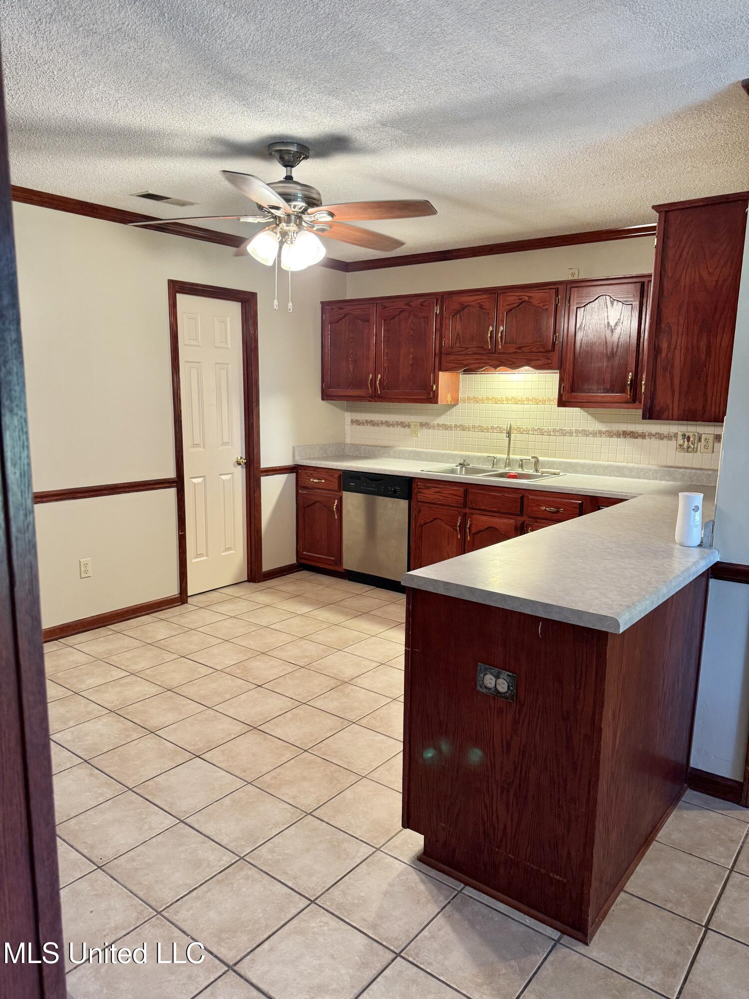 1999 Edgewood Boulevard Property Photo 17