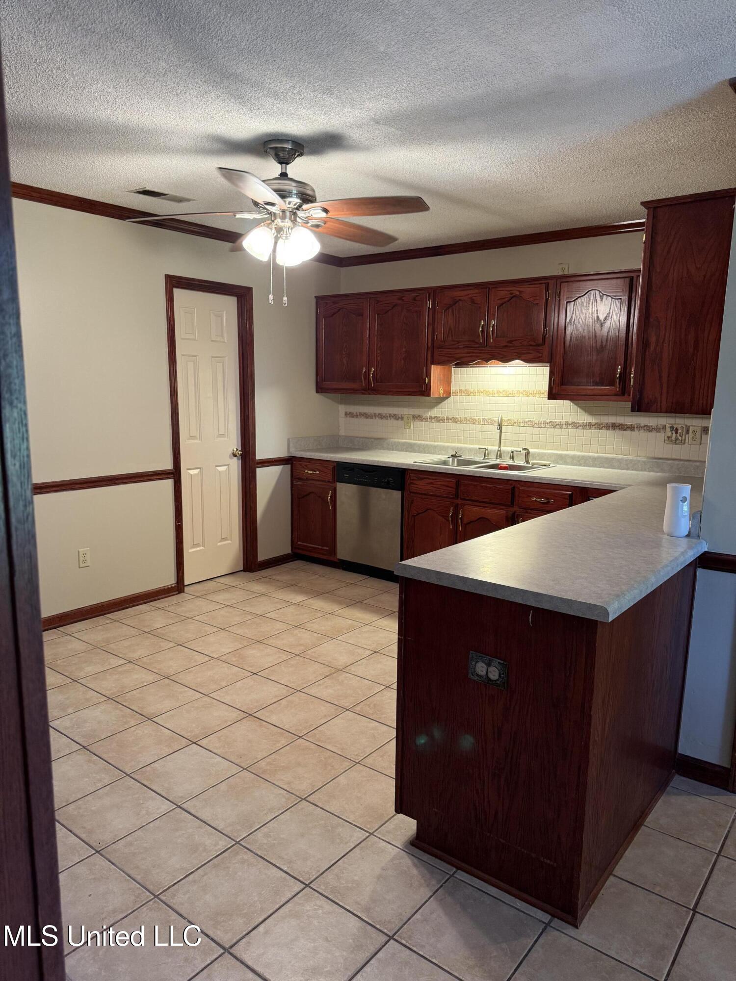 1999 Edgewood Boulevard Property Photo 18