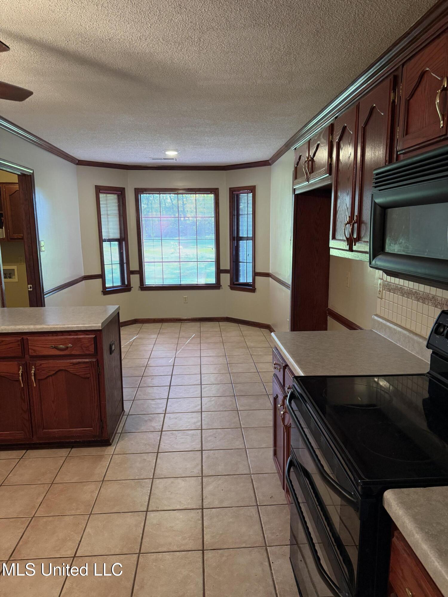 1999 Edgewood Boulevard Property Photo 19