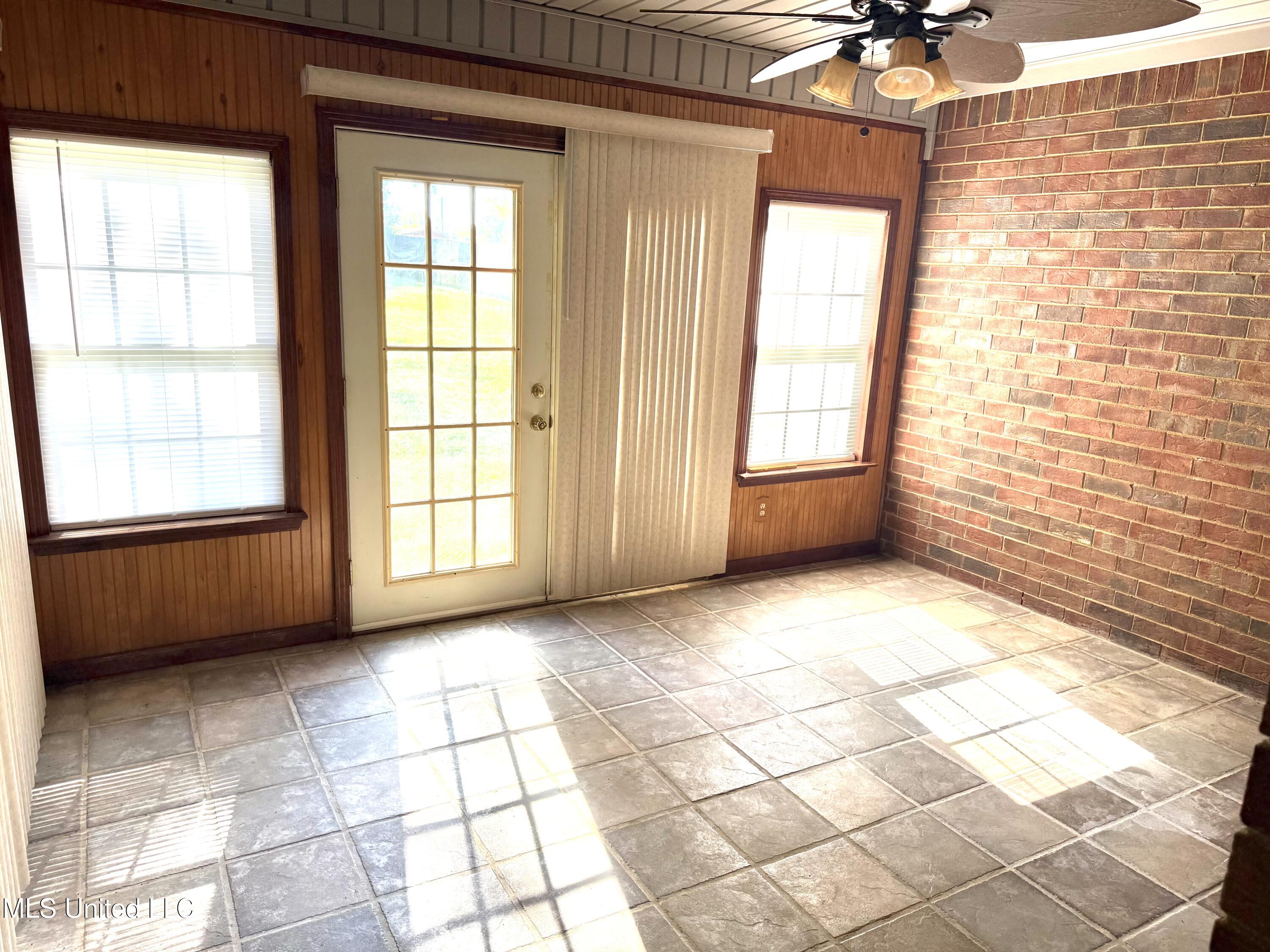 1999 Edgewood Boulevard Property Photo 25