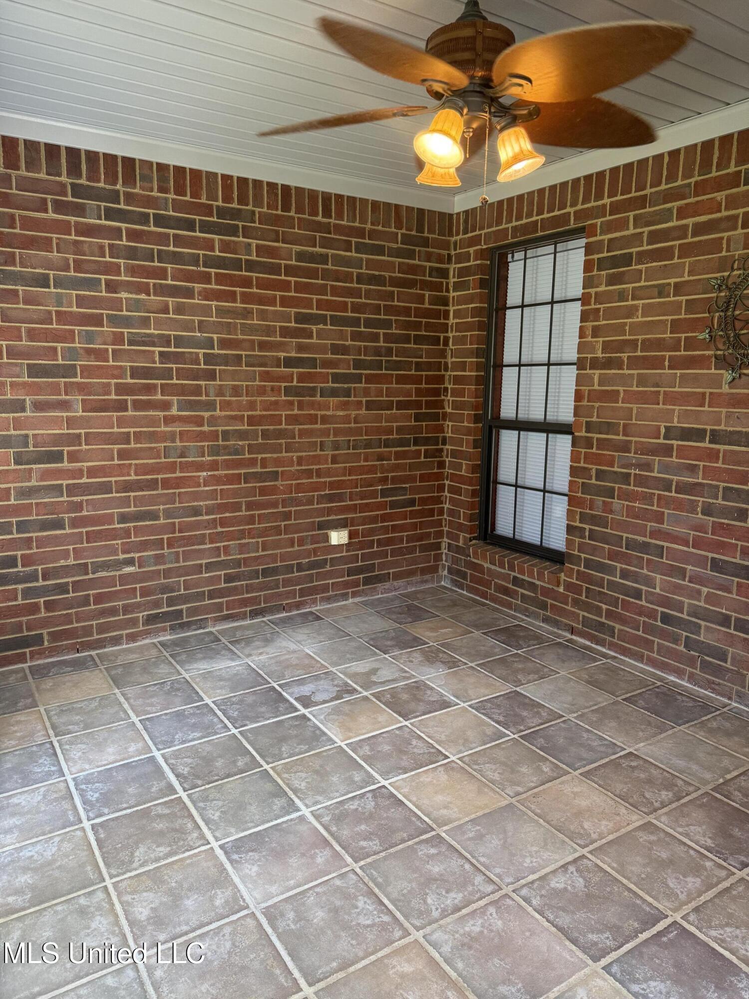 1999 Edgewood Boulevard Property Photo 27