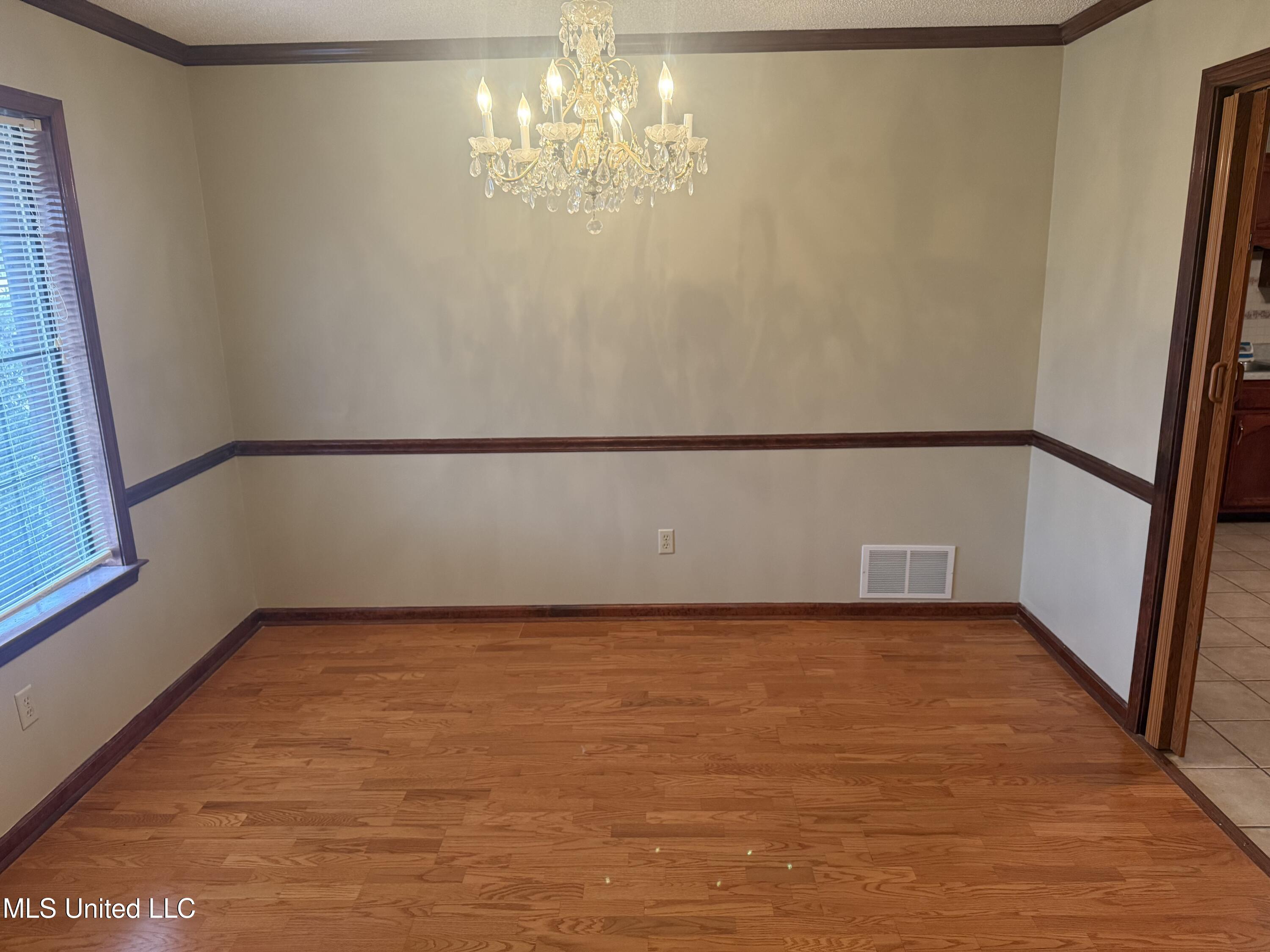 1999 Edgewood Boulevard Property Photo 29