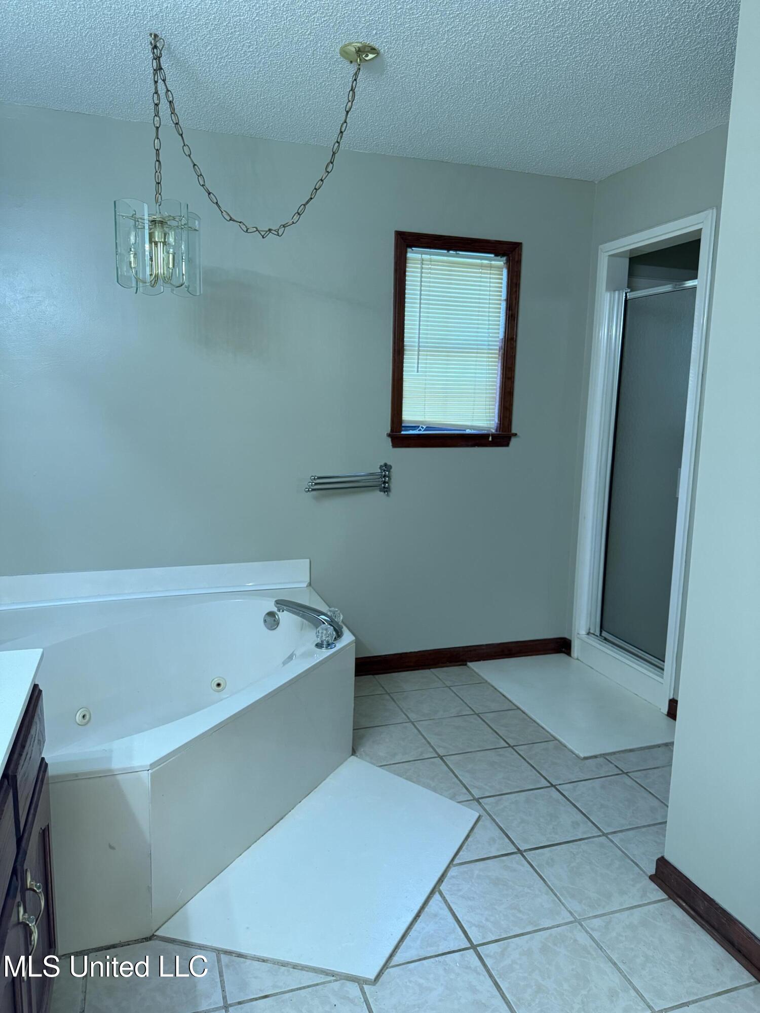 1999 Edgewood Boulevard Property Photo 33