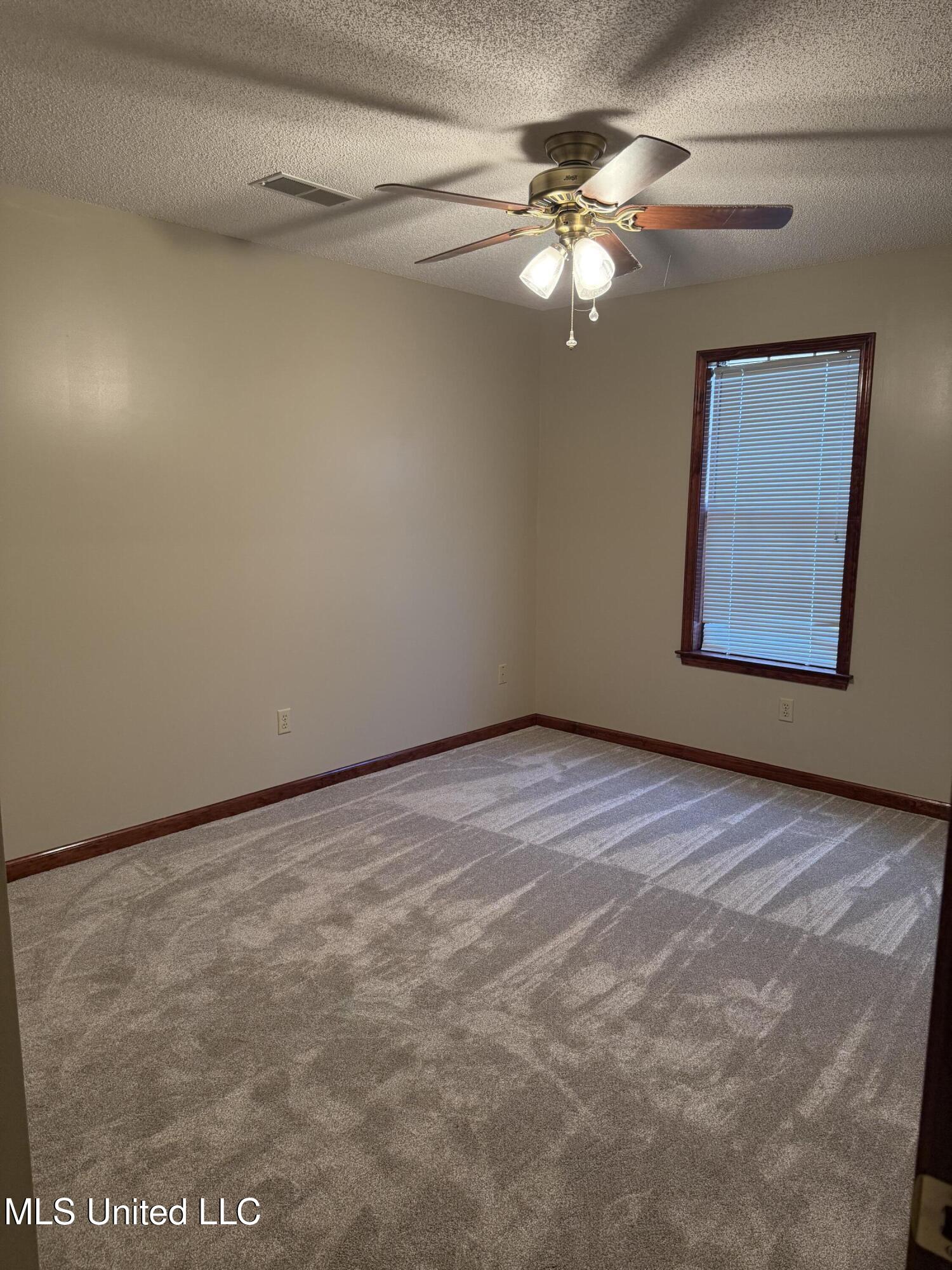 1999 Edgewood Boulevard Property Photo 35