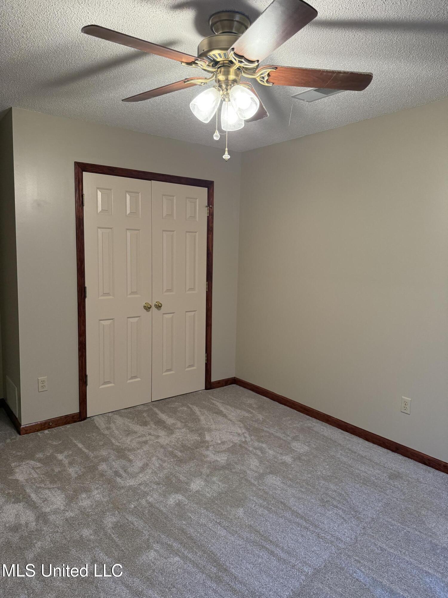 1999 Edgewood Boulevard Property Photo 36