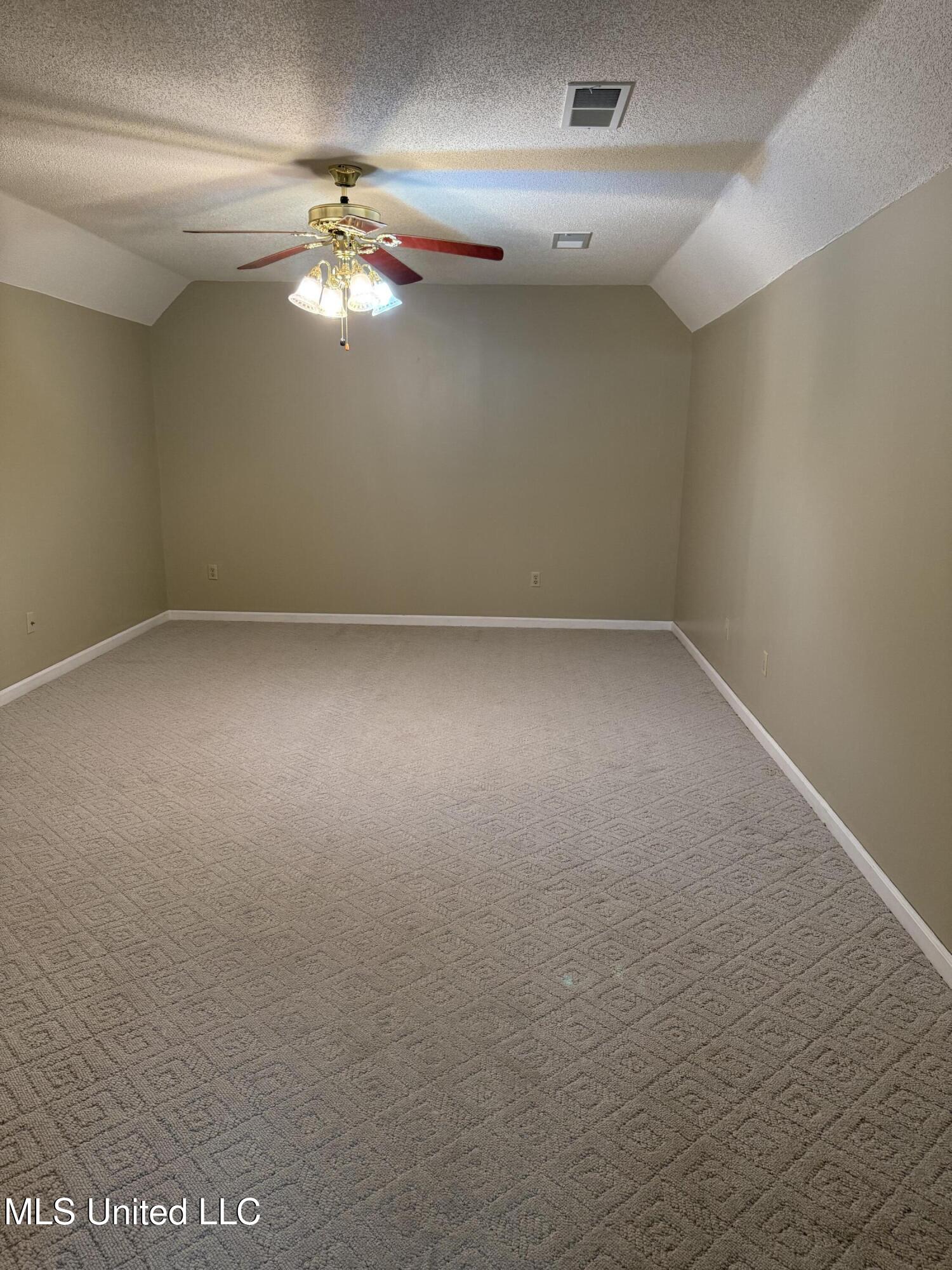 1999 Edgewood Boulevard Property Photo 37